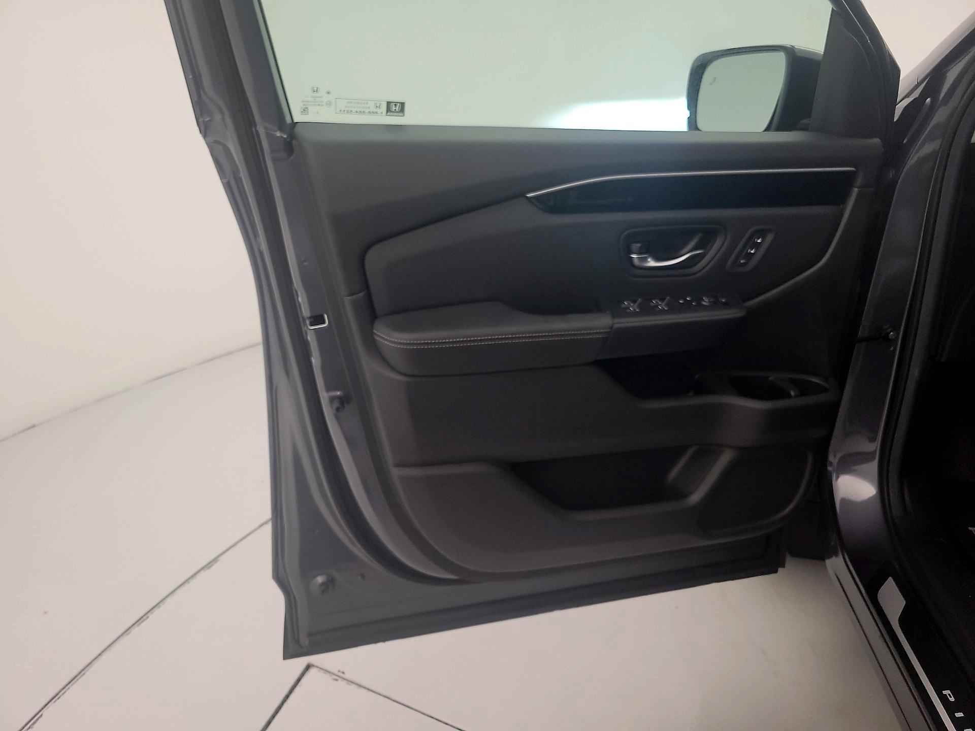 Thumbnail: 2025 Honda Pilot - 12