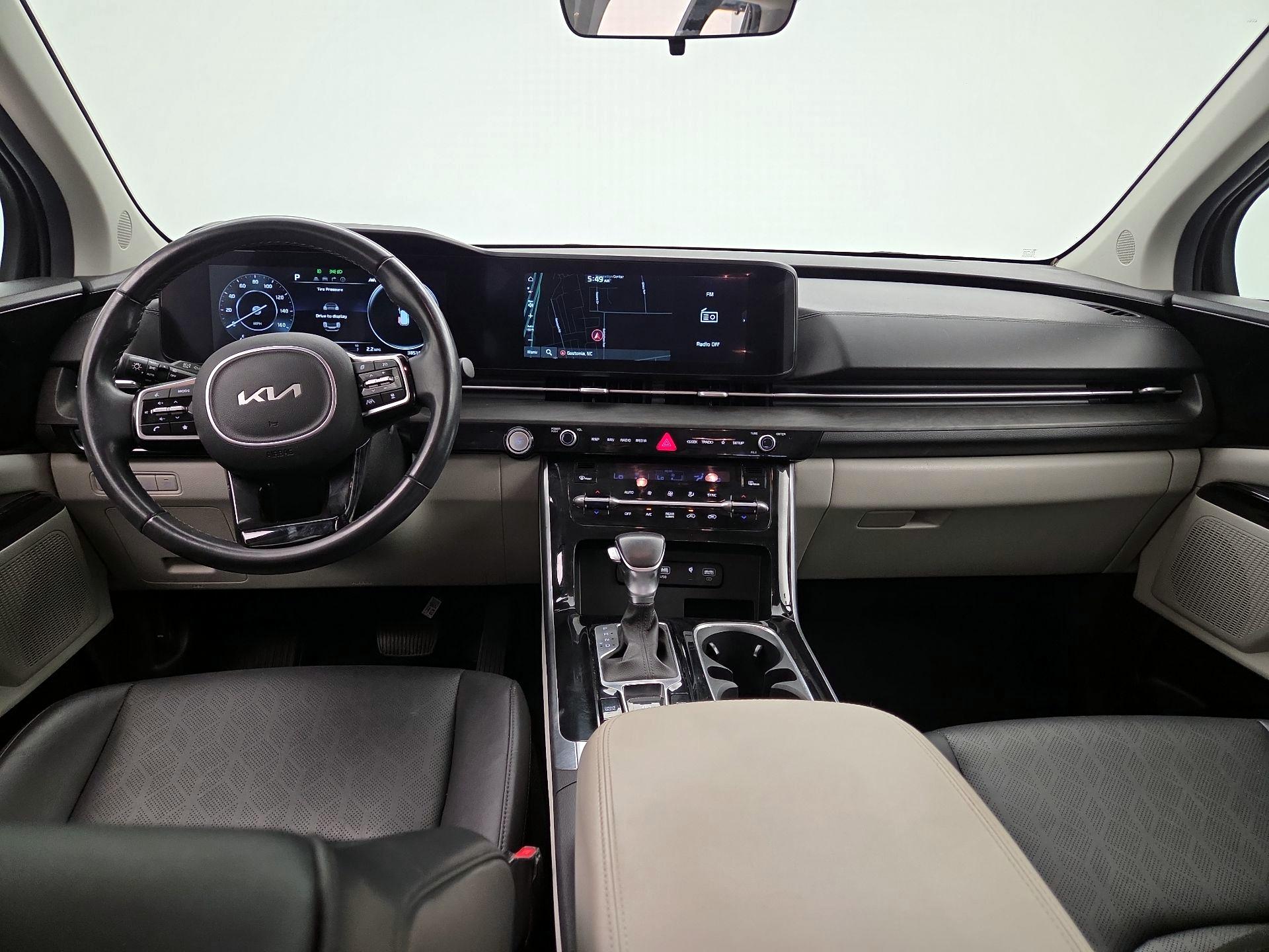 Thumbnail: 2023 Kia Carnival - 9