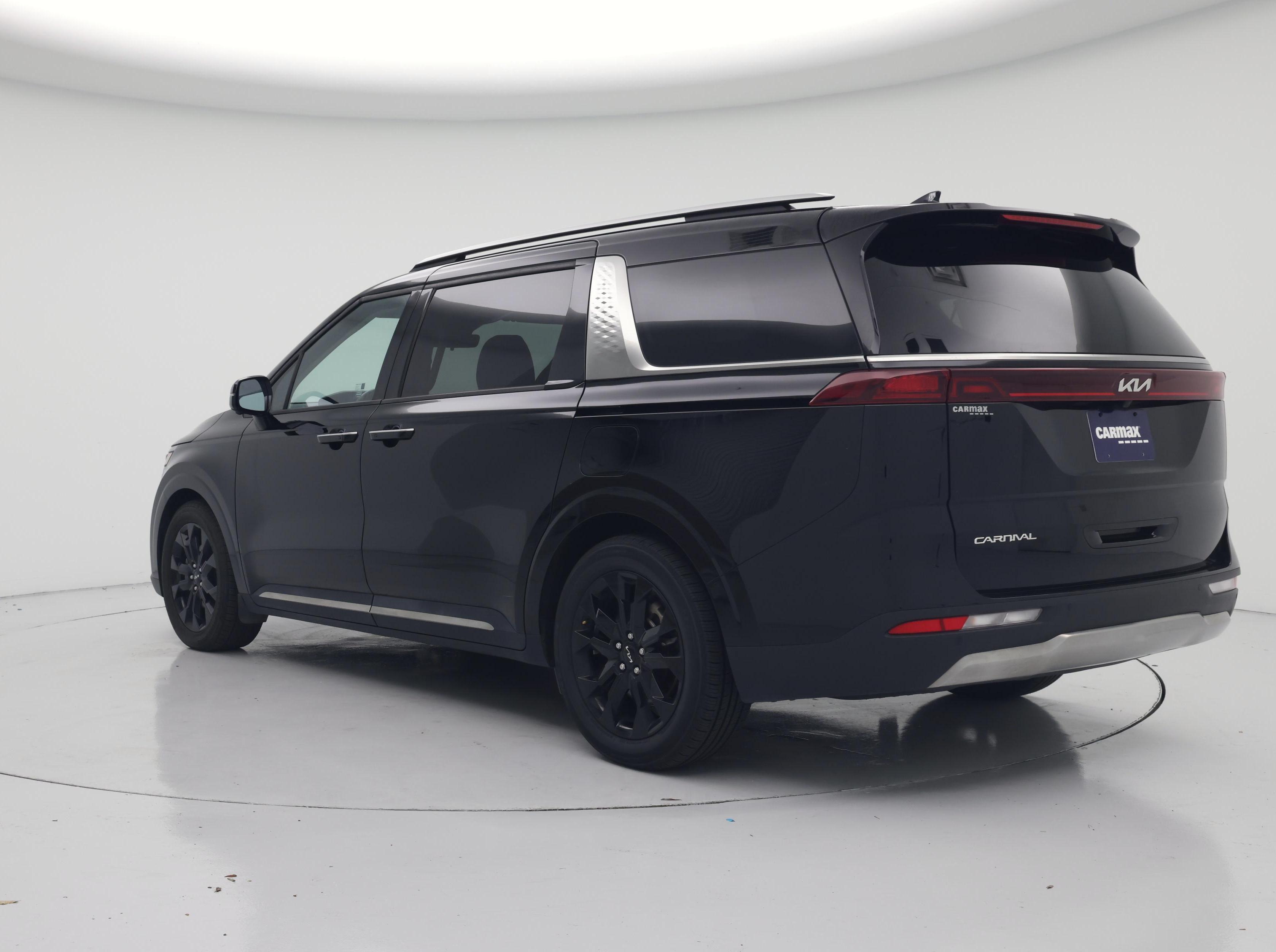 Thumbnail: 2023 Kia Carnival - 2