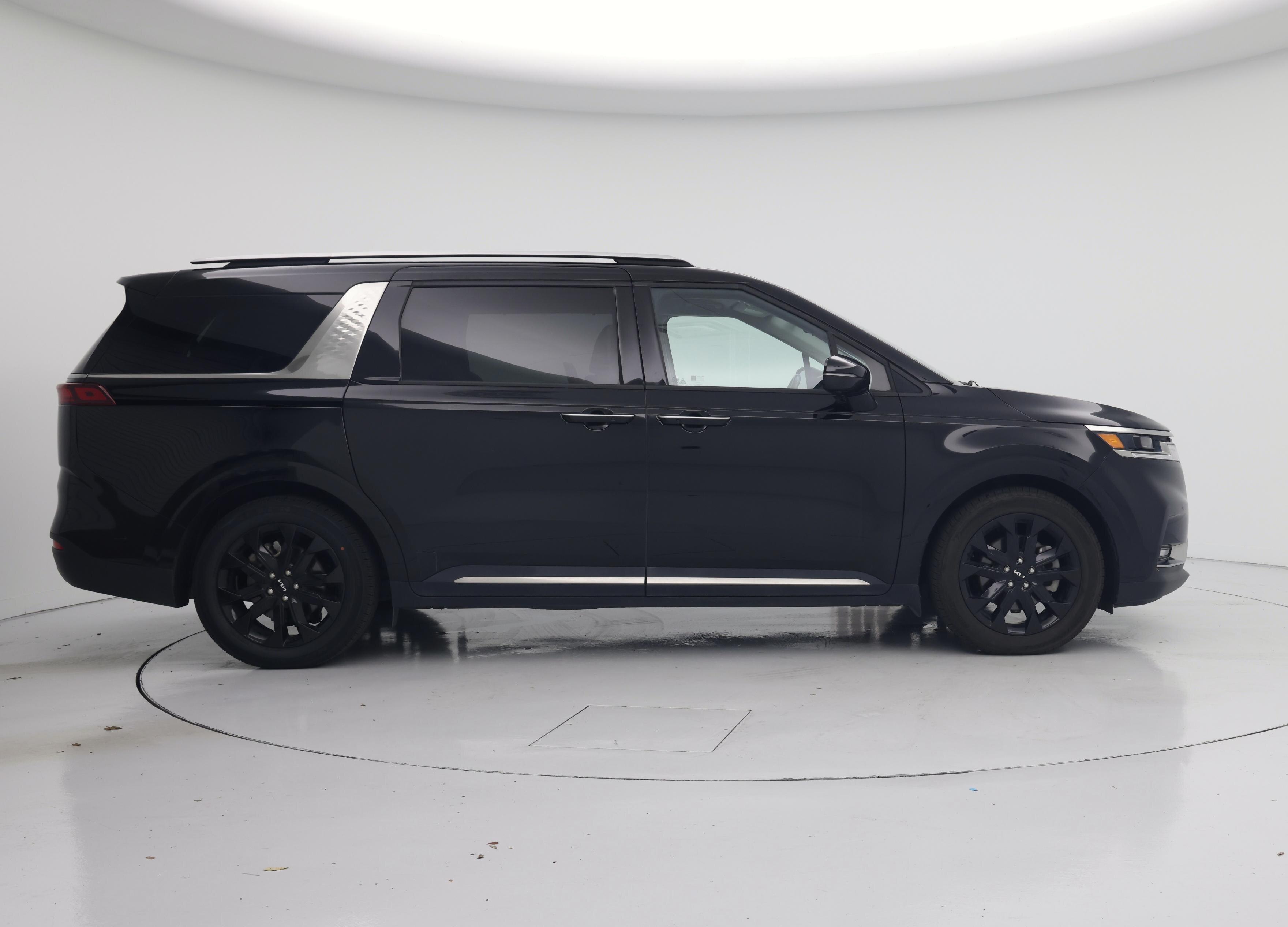 Thumbnail: 2023 Kia Carnival - 7