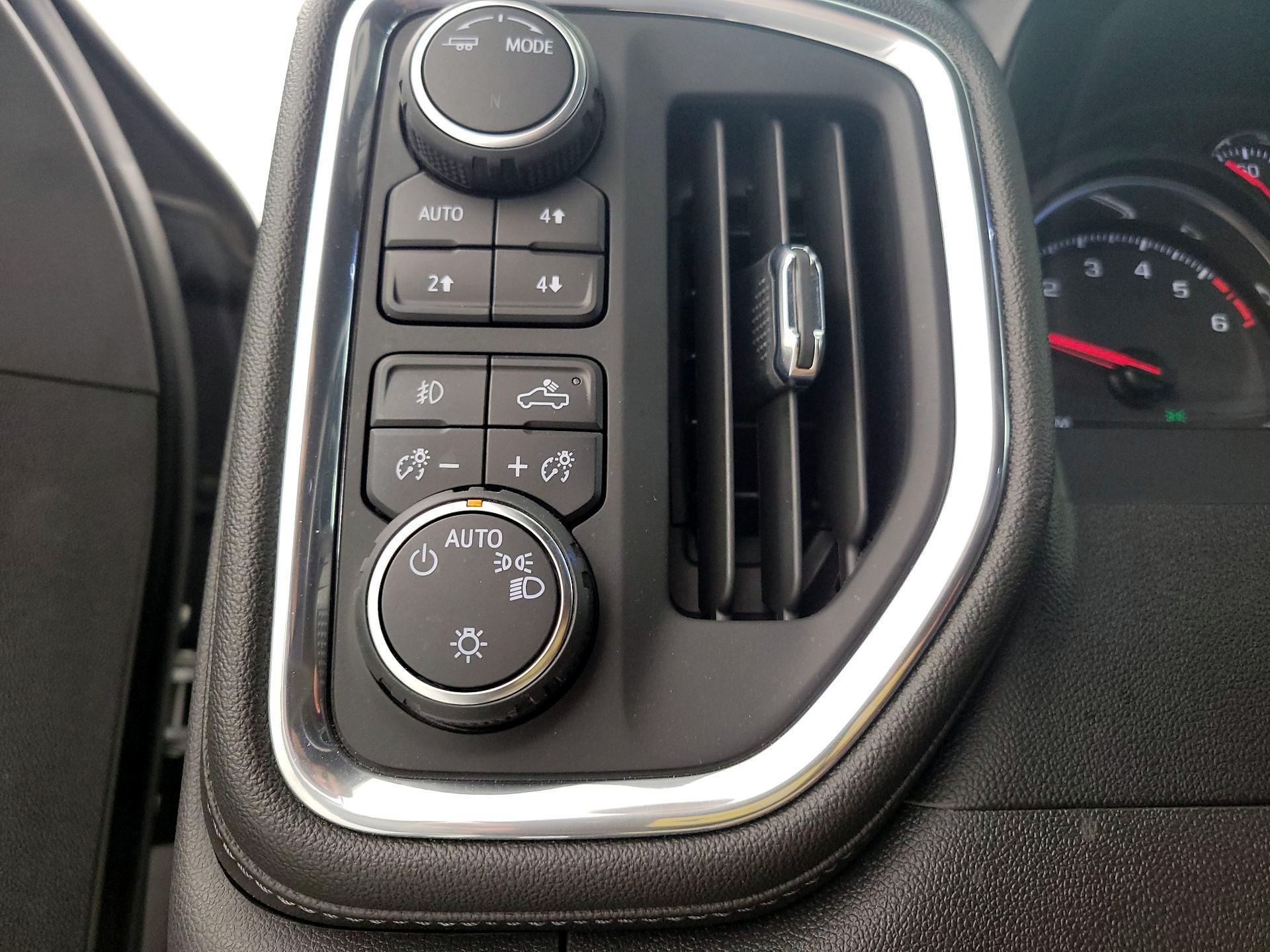 Thumbnail: 2021 Chevrolet Silverado 1500 - 13