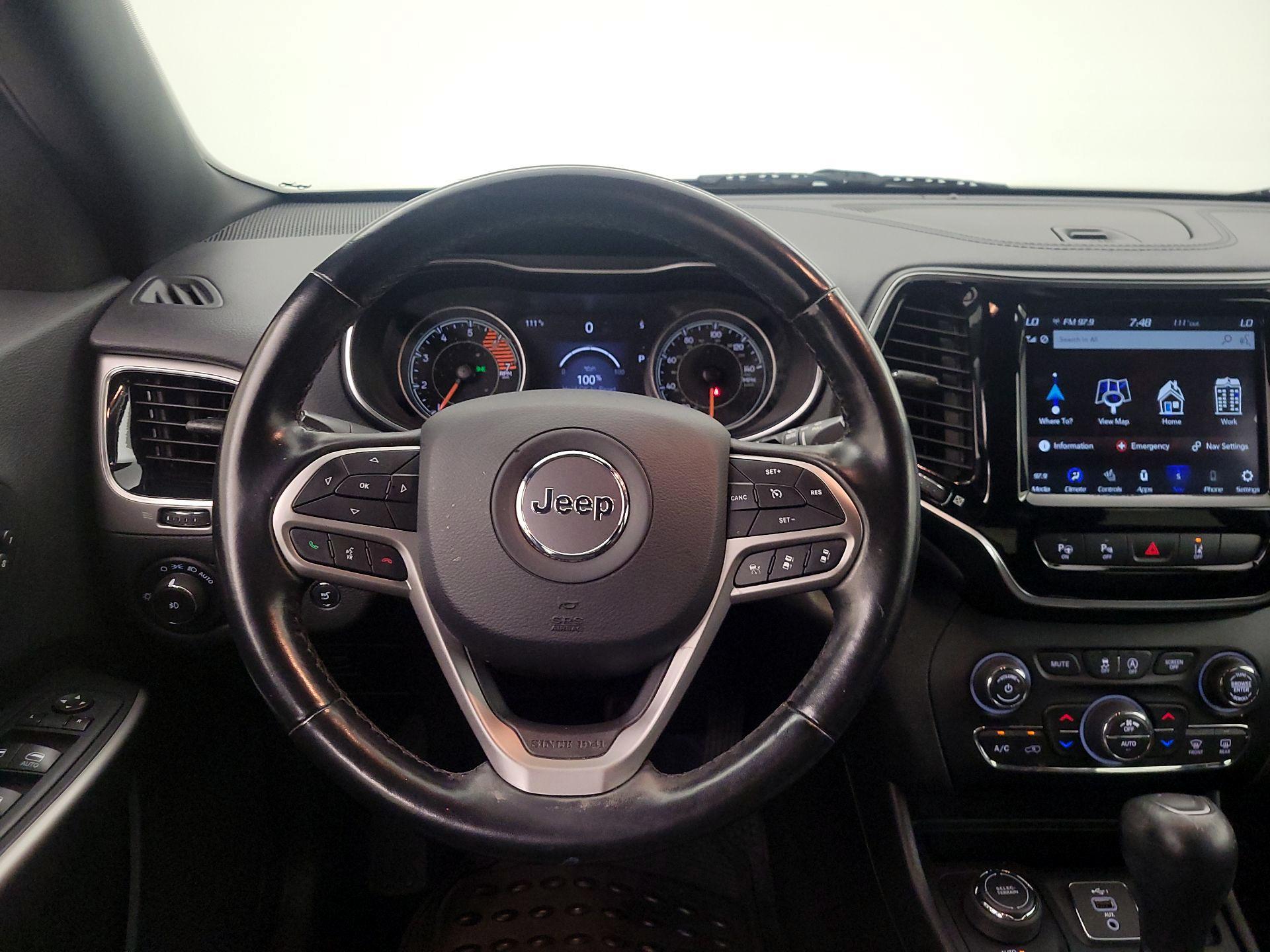 Thumbnail: 2021 Jeep Cherokee - 10