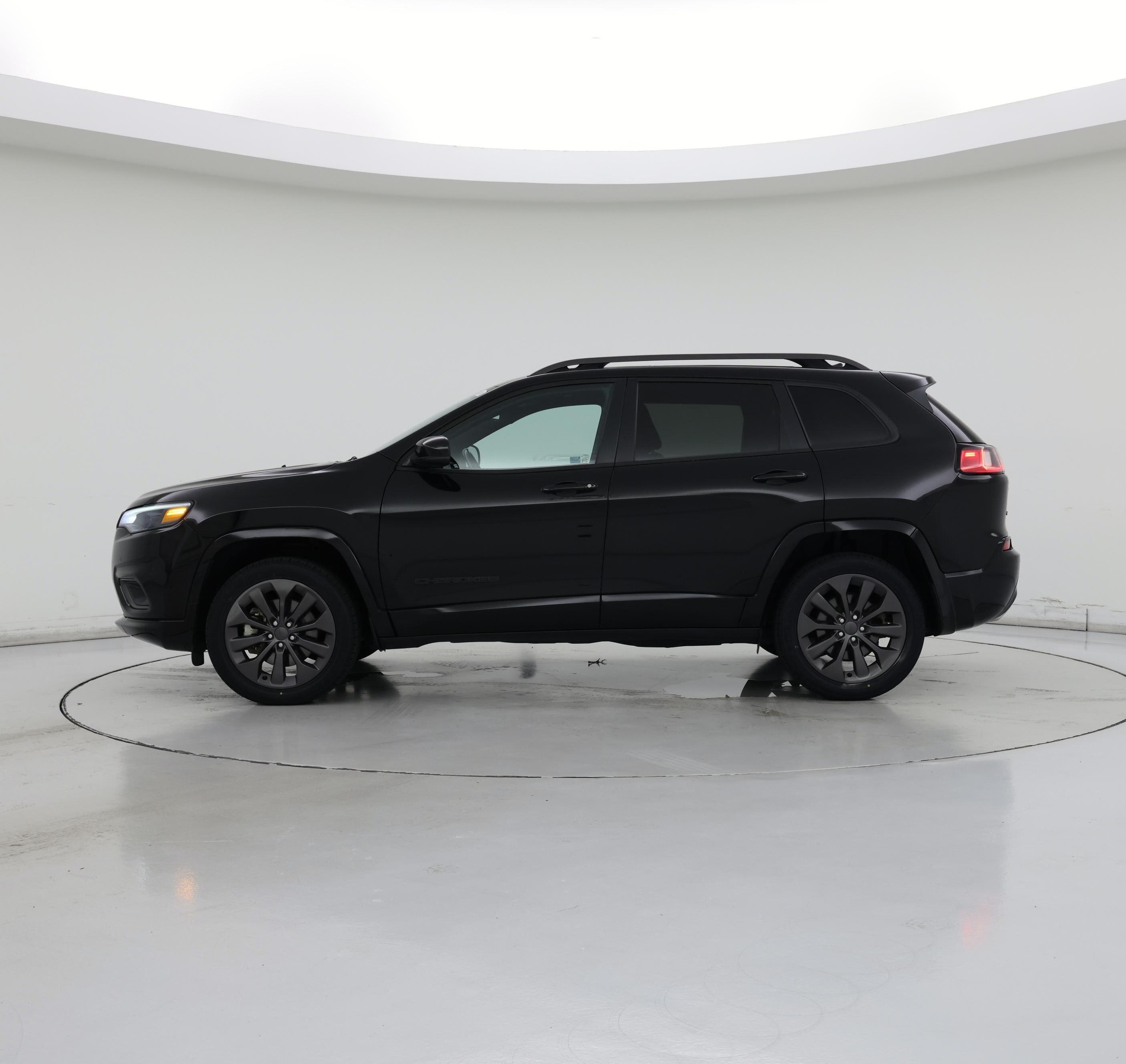 Thumbnail: 2021 Jeep Cherokee - 3