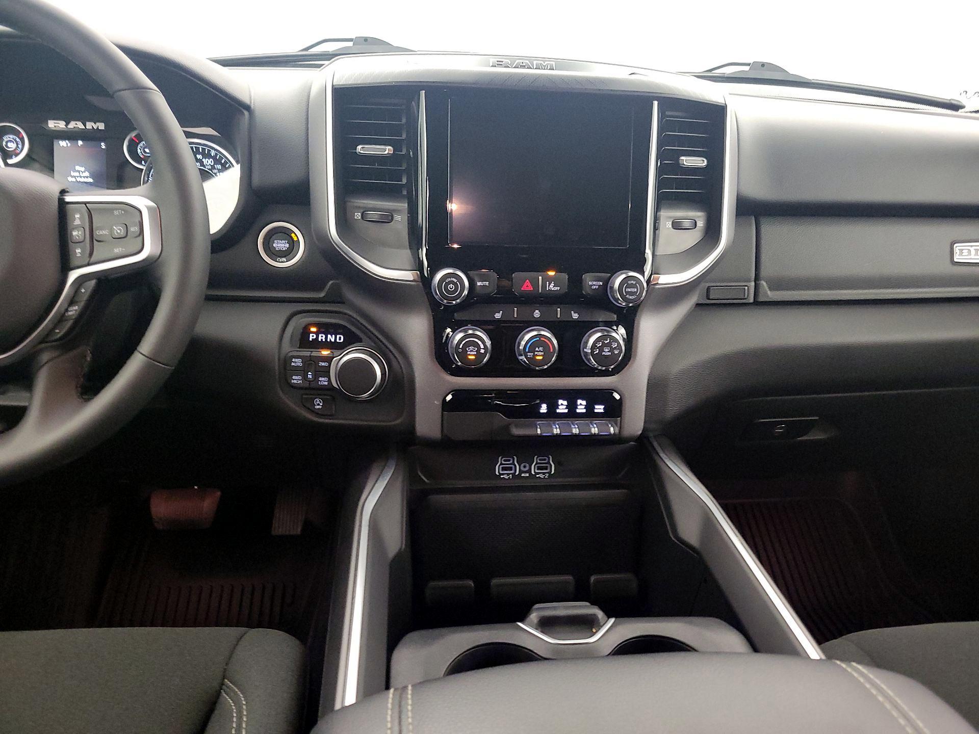 Thumbnail: 2025 RAM 1500 - 9