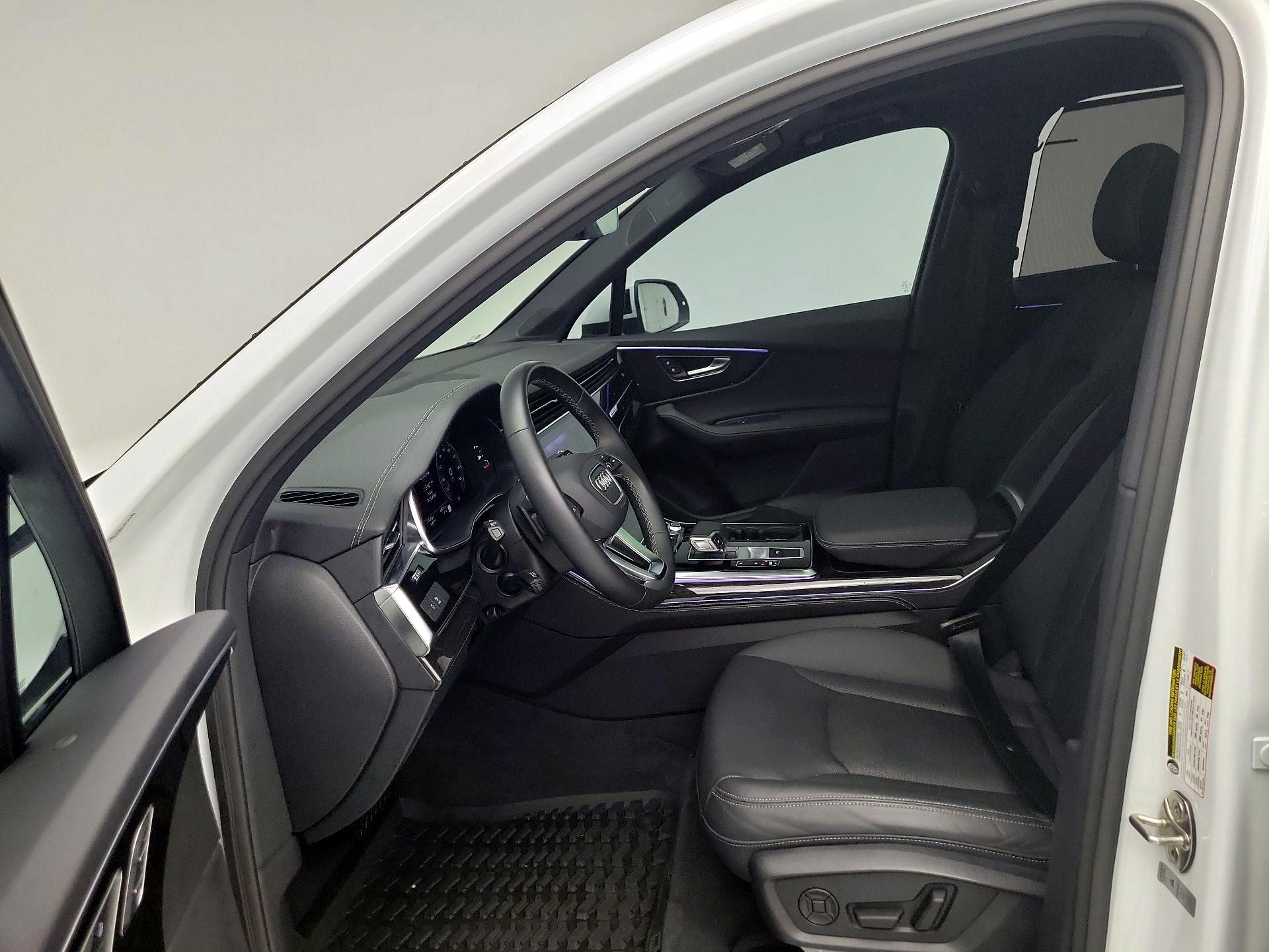 Thumbnail: 2025 Audi Q7 - 11