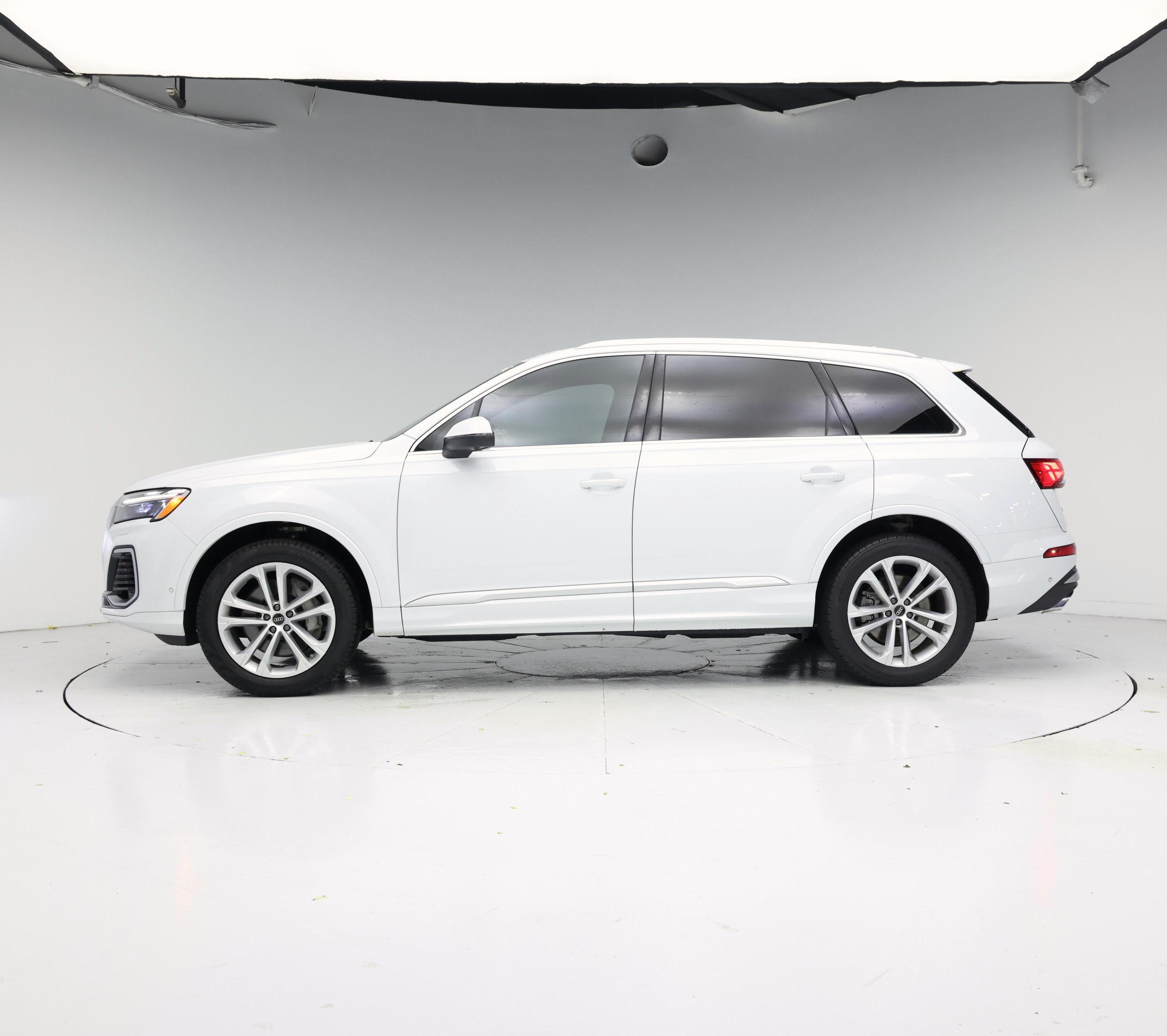 Thumbnail: 2025 Audi Q7 - 3