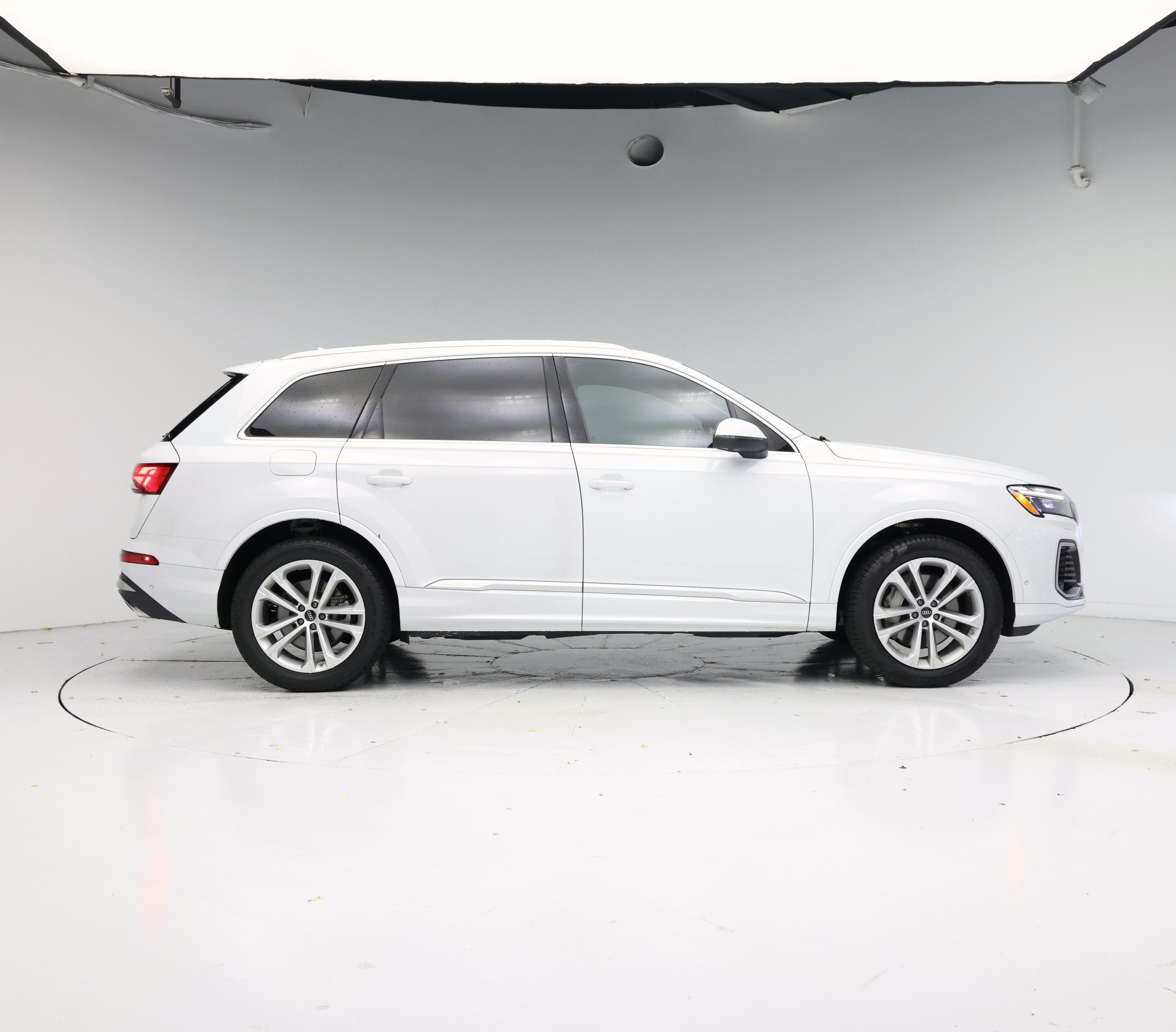 Thumbnail: 2025 Audi Q7 - 7