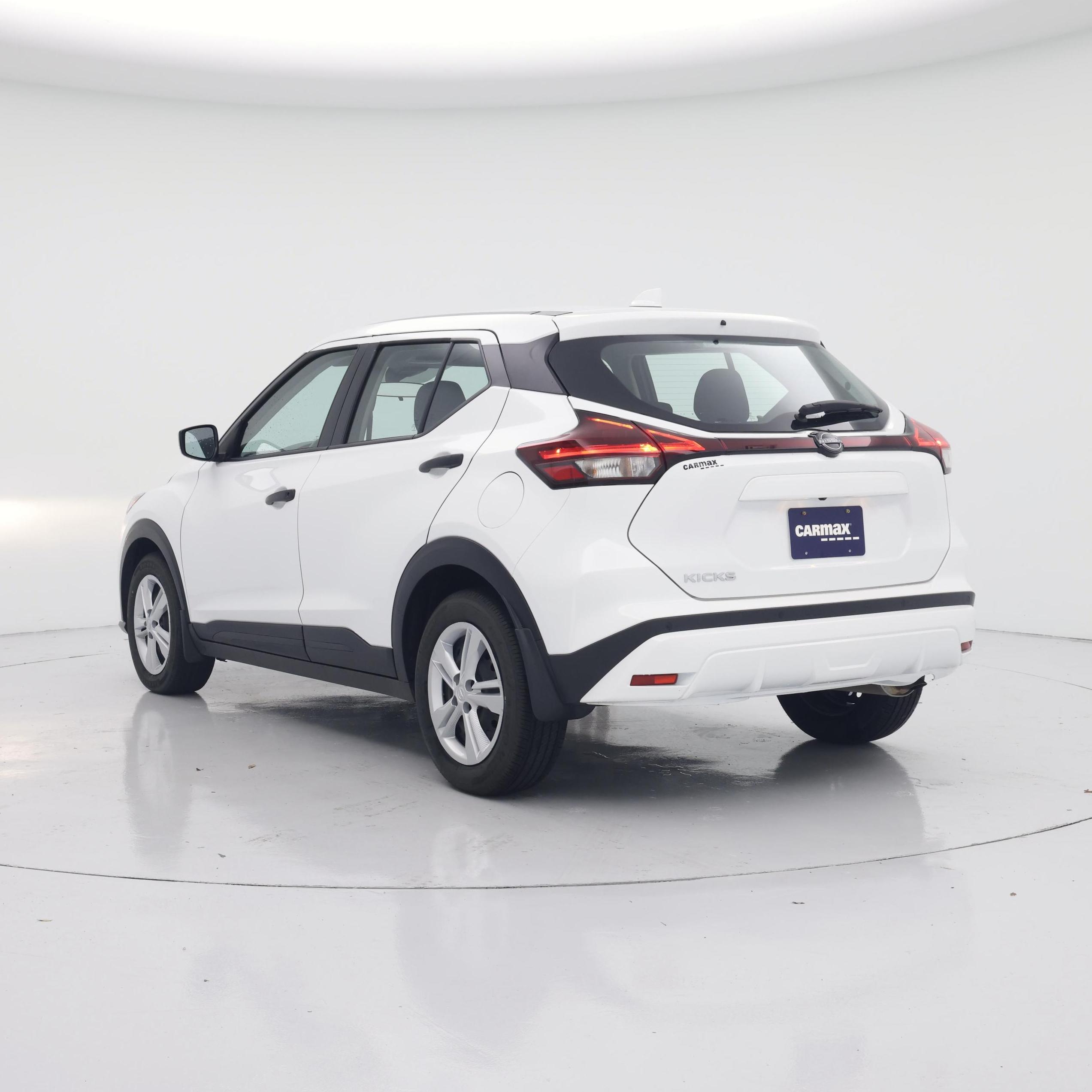 Thumbnail: 2025 Nissan Kicks - 2