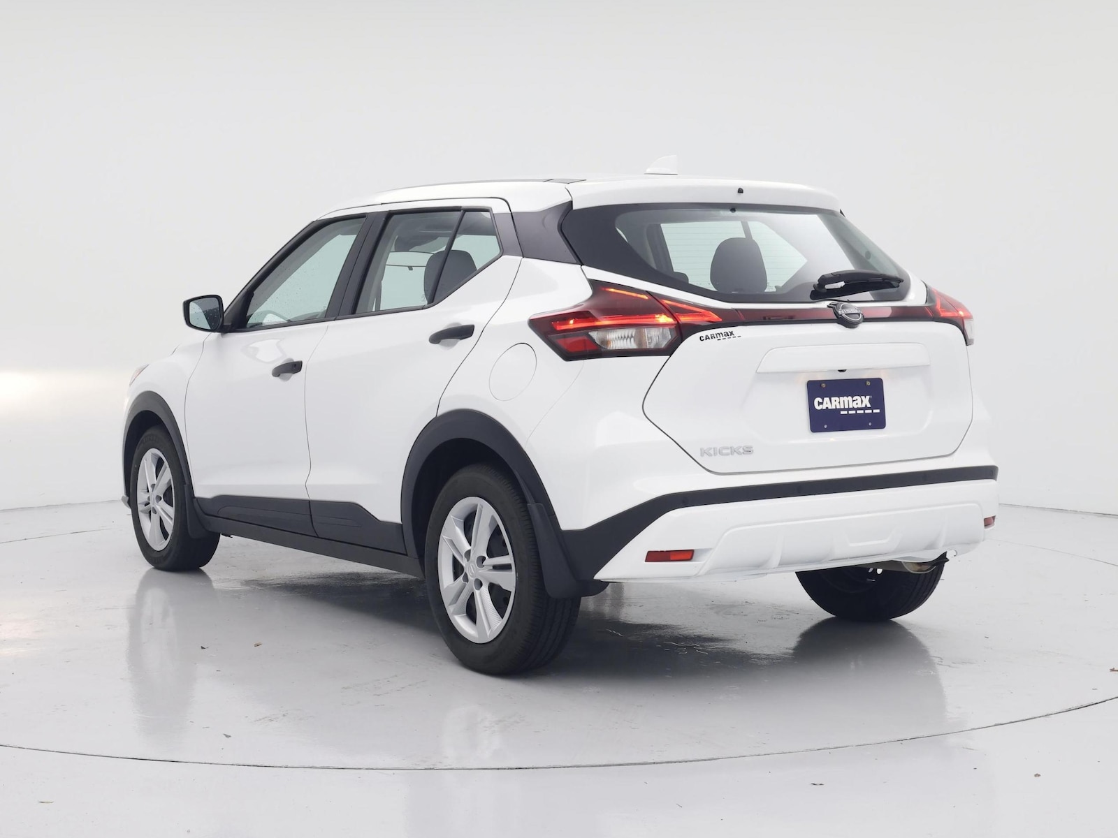 2025 Nissan KICKS PLAY Base - Photo 3