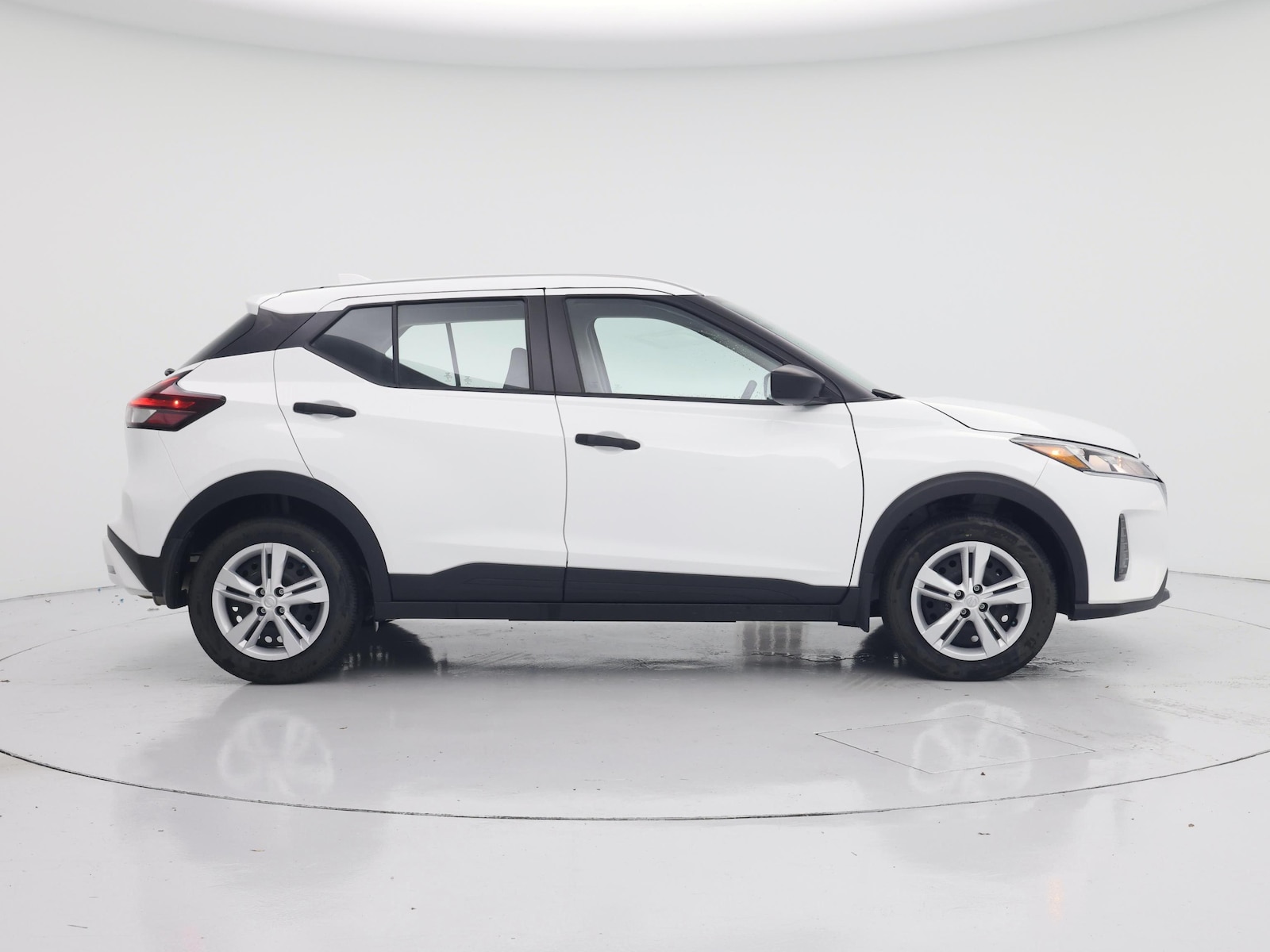 2025 Nissan KICKS PLAY Base - Photo 8