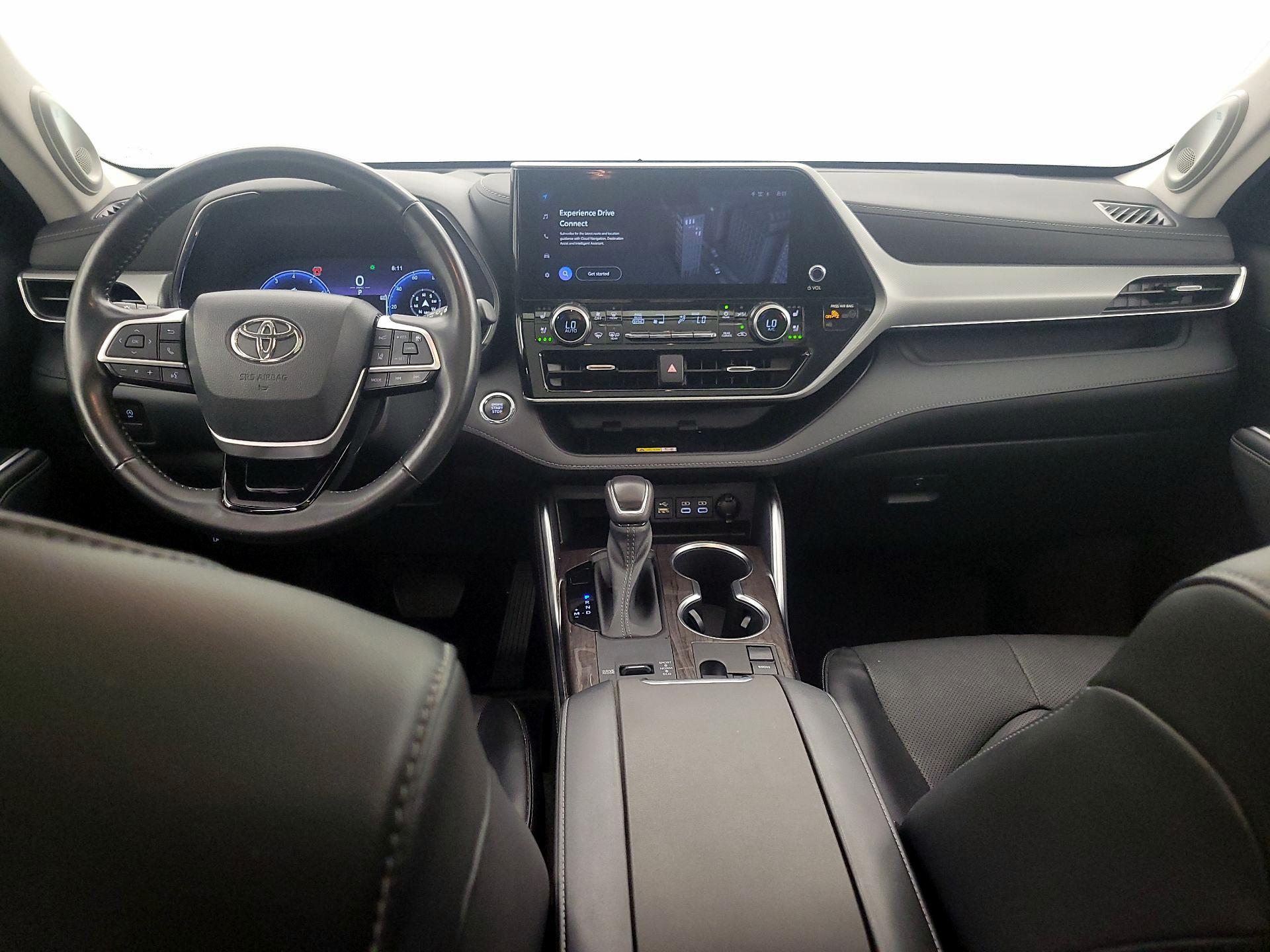 Thumbnail: 2023 Toyota Highlander - 9