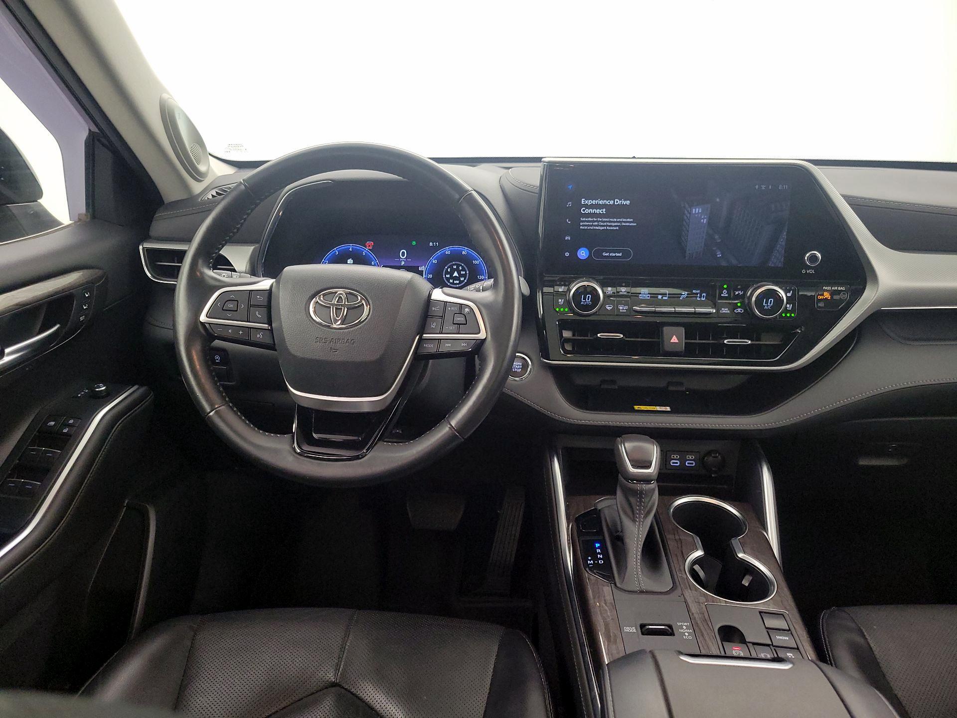 Thumbnail: 2023 Toyota Highlander - 10