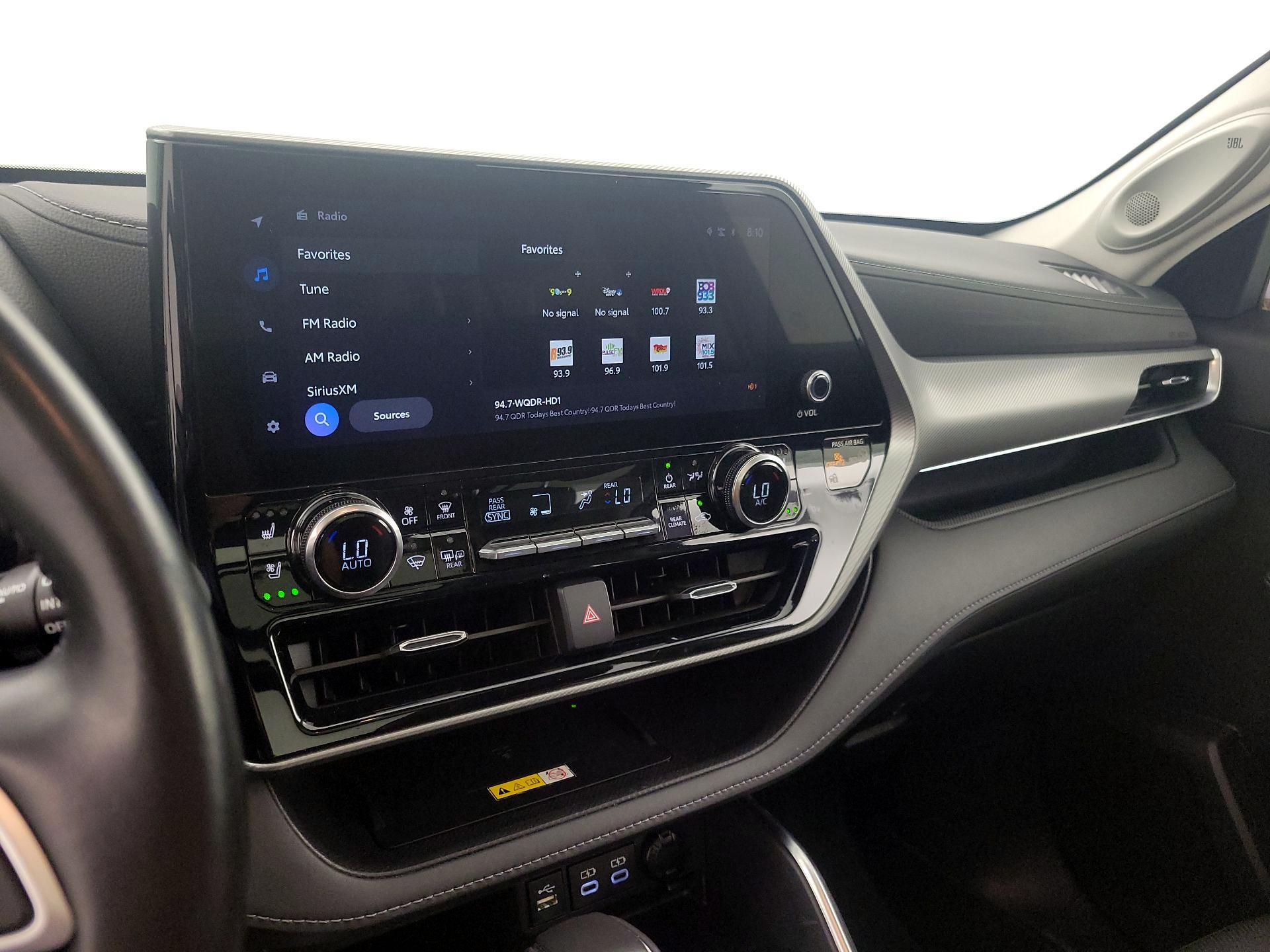 Thumbnail: 2023 Toyota Highlander - 15