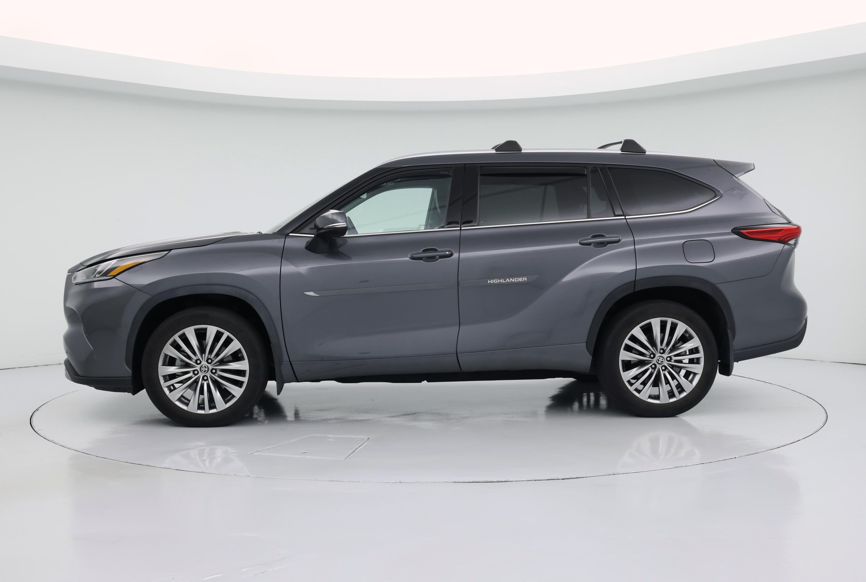 Thumbnail: 2023 Toyota Highlander - 3
