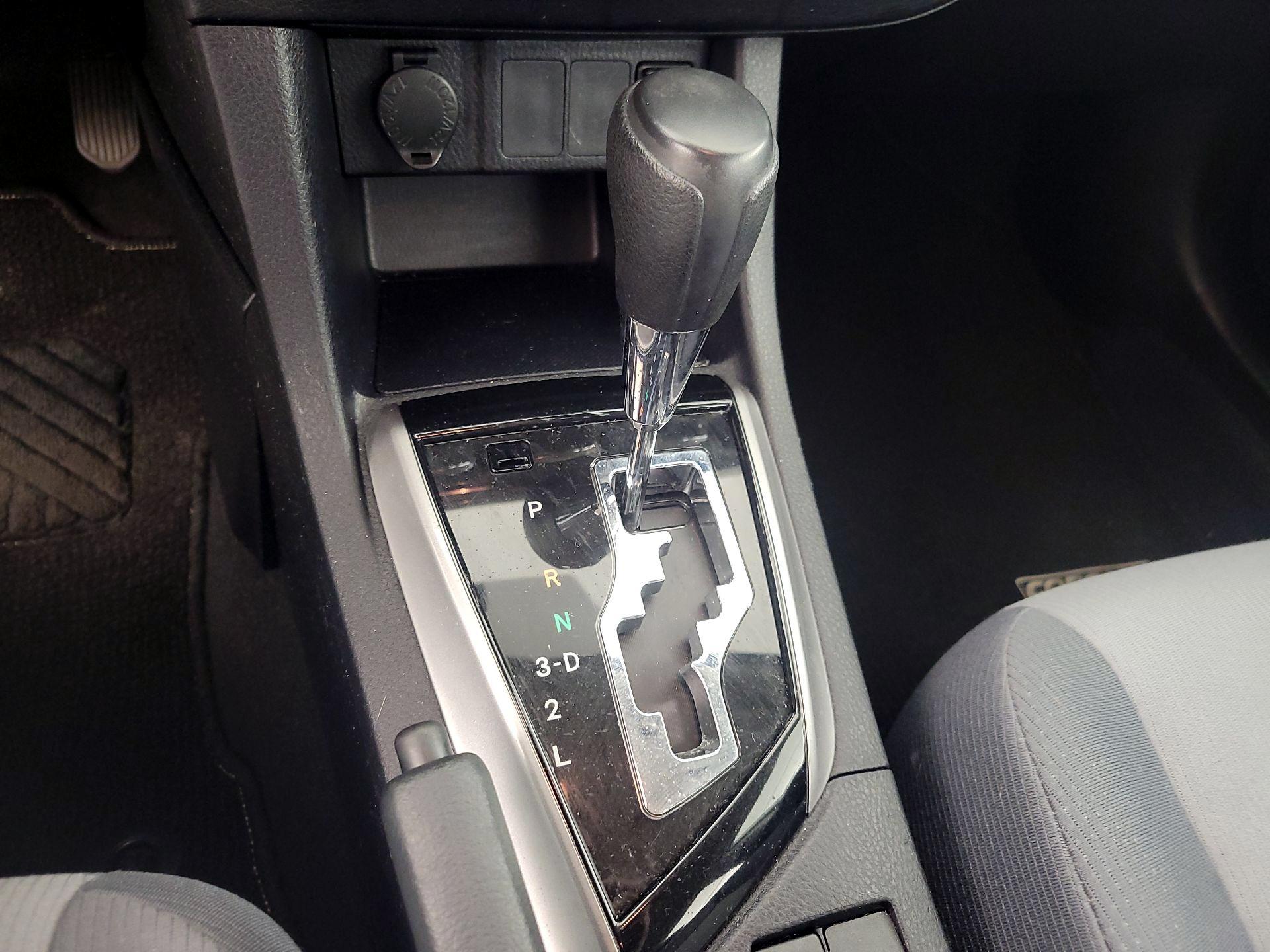 Thumbnail: 2015 Toyota Corolla - 16
