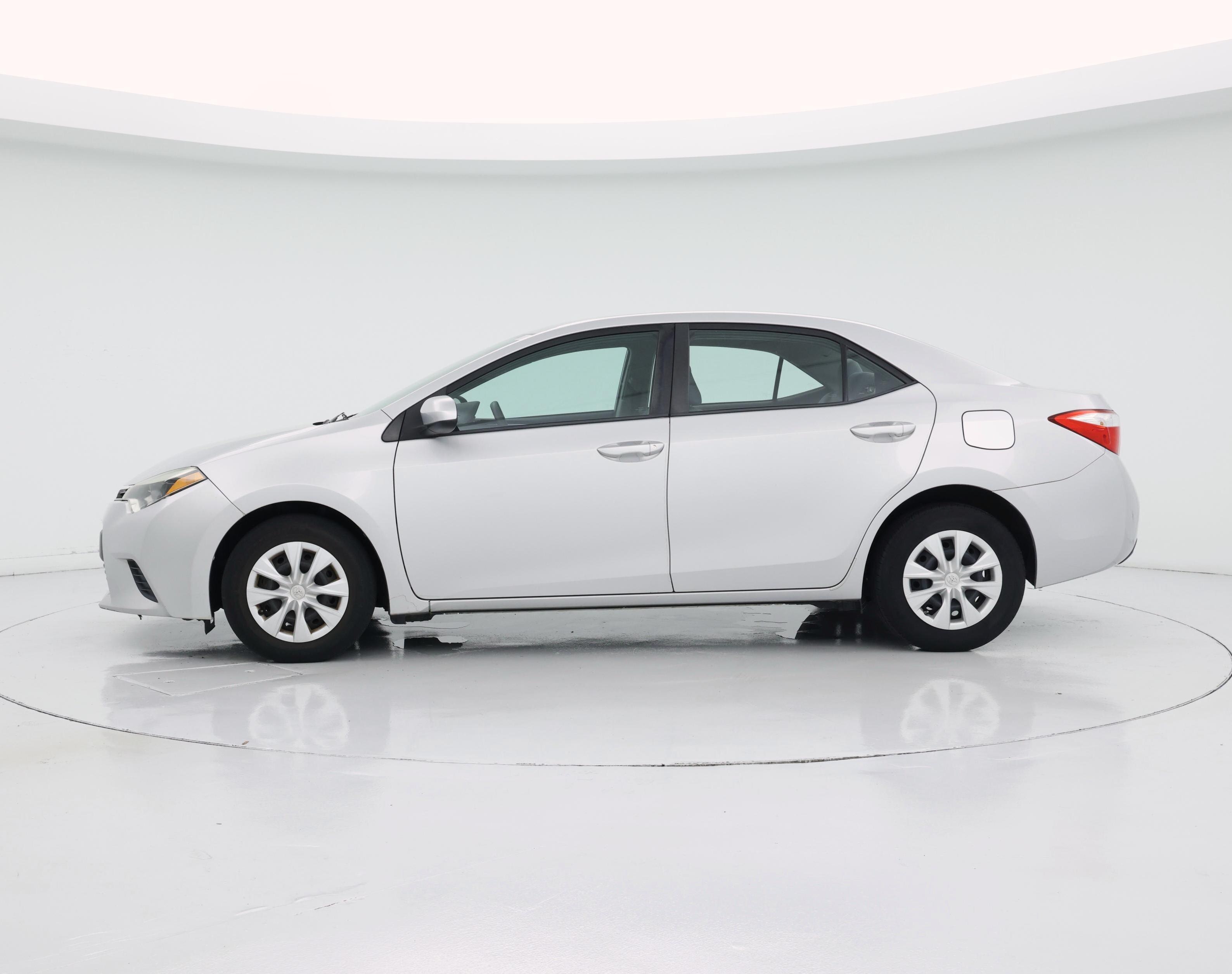 Thumbnail: 2015 Toyota Corolla - 3