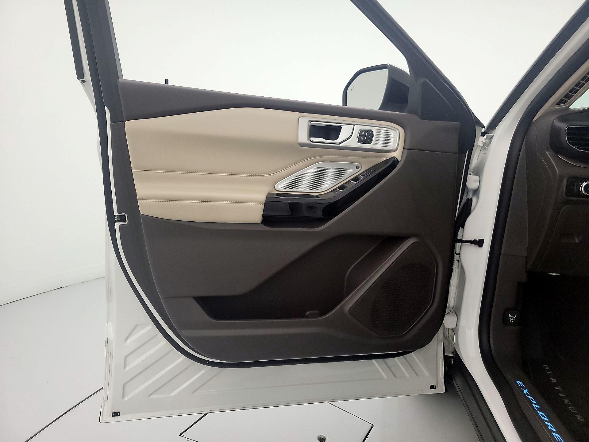 Thumbnail: 2022 Ford Explorer - 12