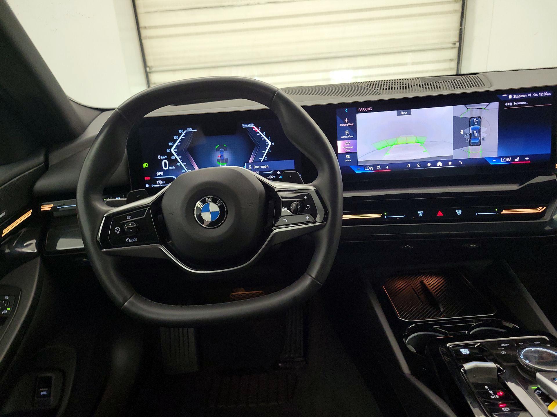 Thumbnail: 2024 BMW 5 Series - 10