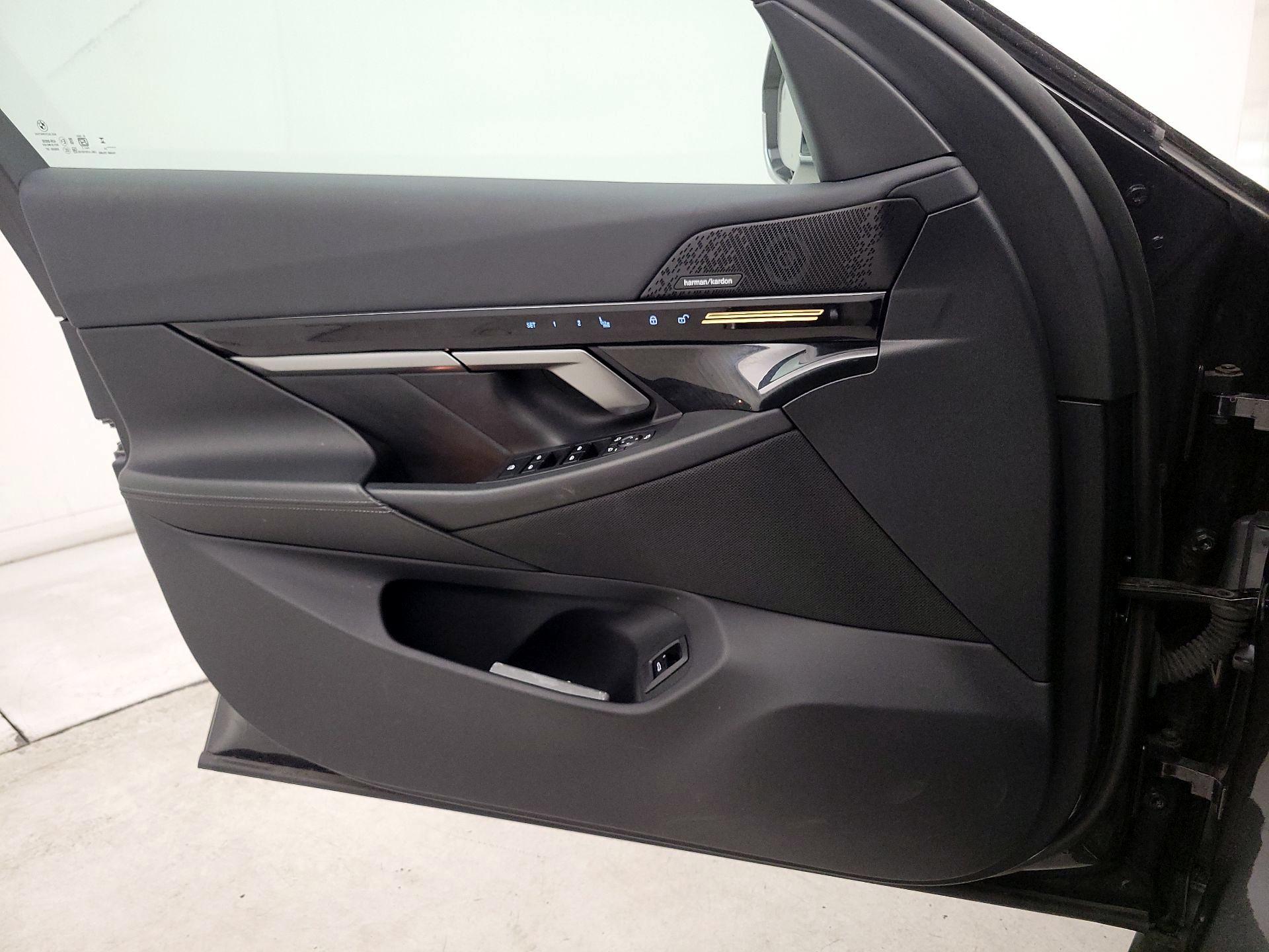 Thumbnail: 2024 BMW 5 Series - 12
