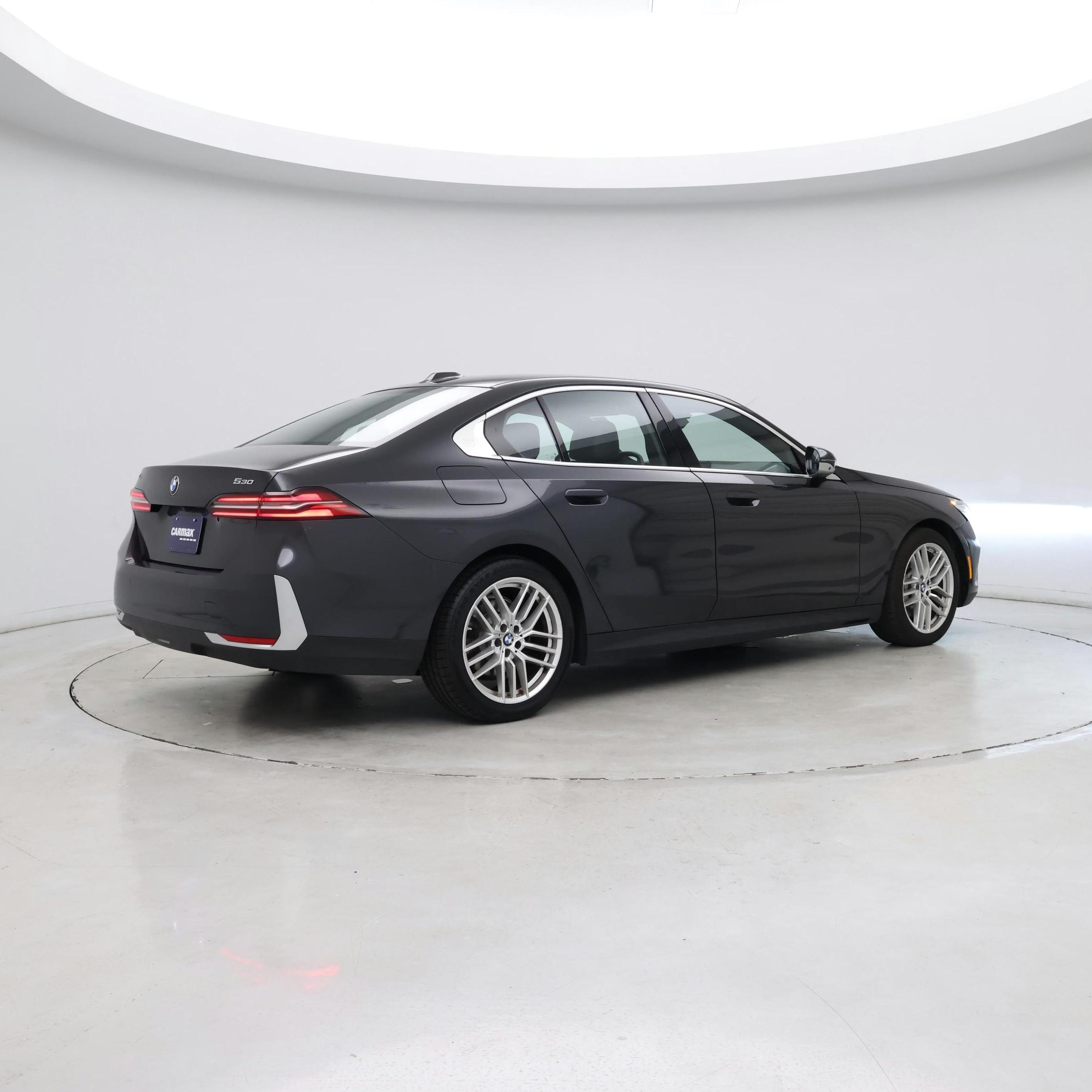 Thumbnail: 2024 BMW 5 Series - 3