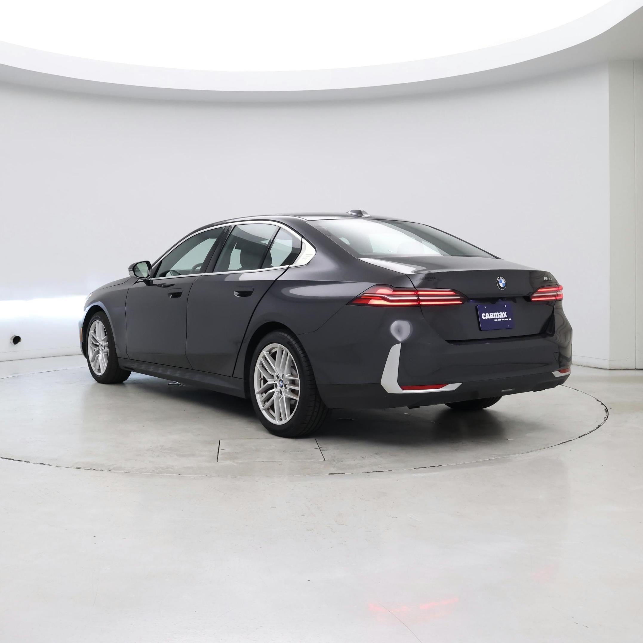 Thumbnail: 2024 BMW 5 Series - 7