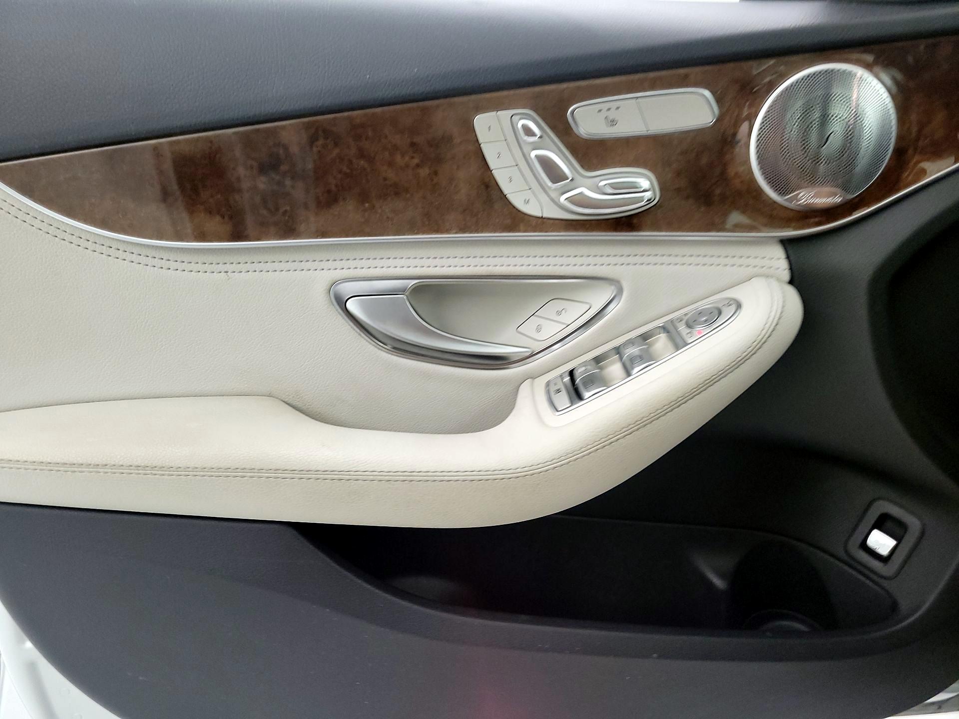 Thumbnail: 2015 Mercedes-Benz C-Class - 12