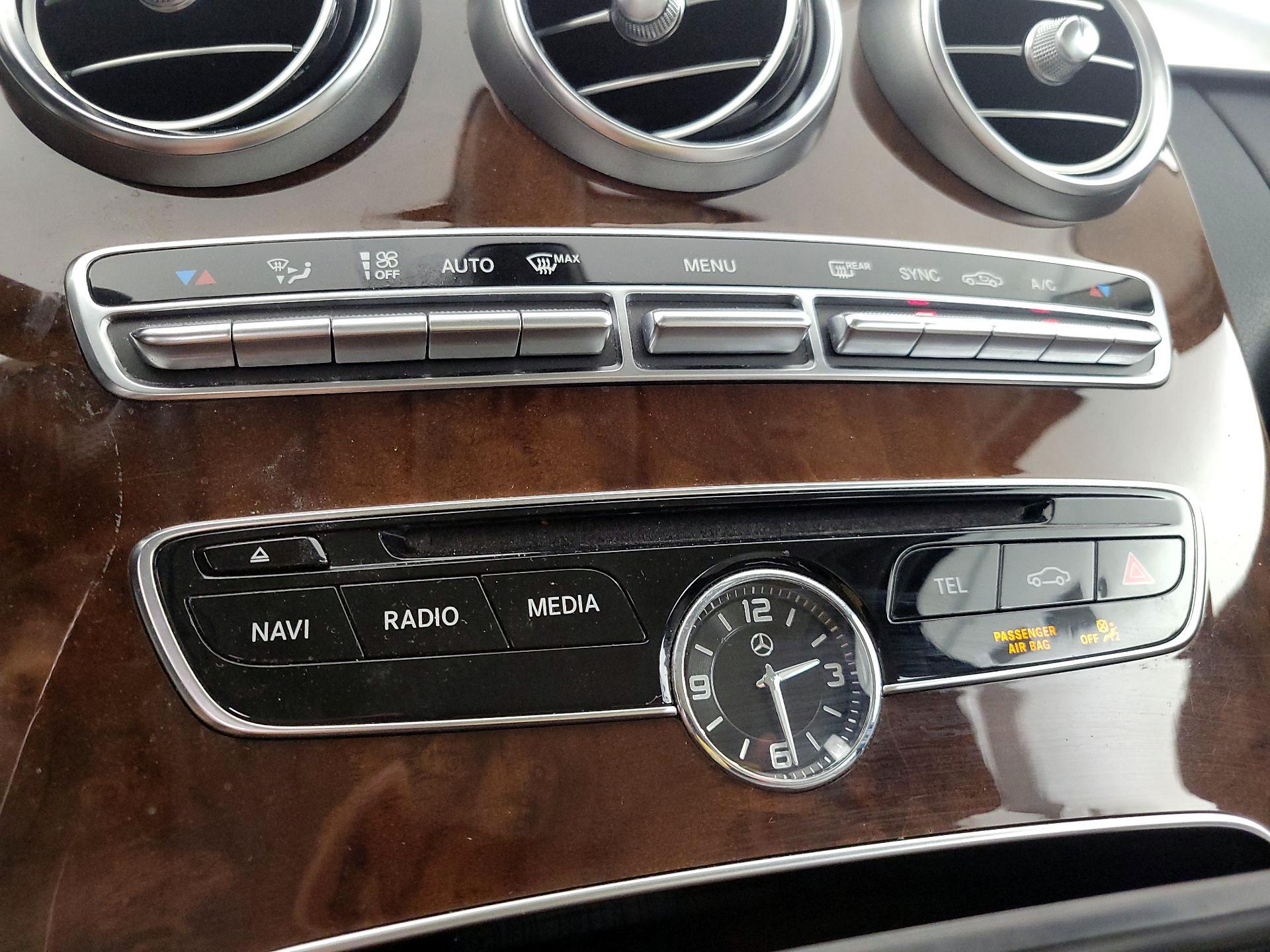 Thumbnail: 2015 Mercedes-Benz C-Class - 17