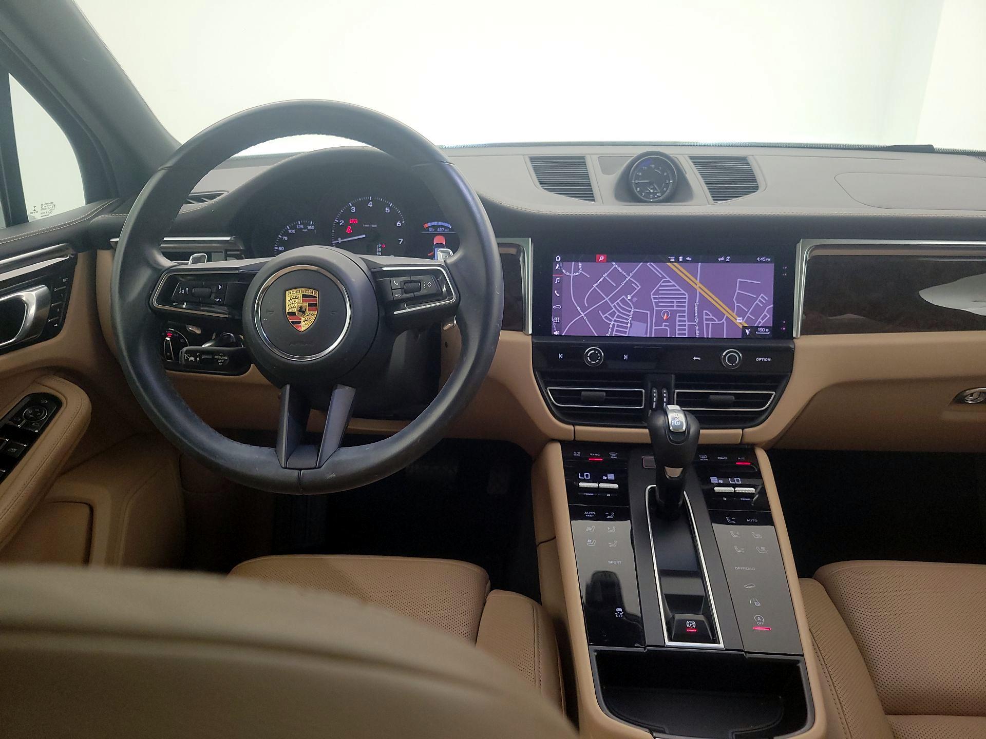 Thumbnail: 2023 Porsche Macan - 10