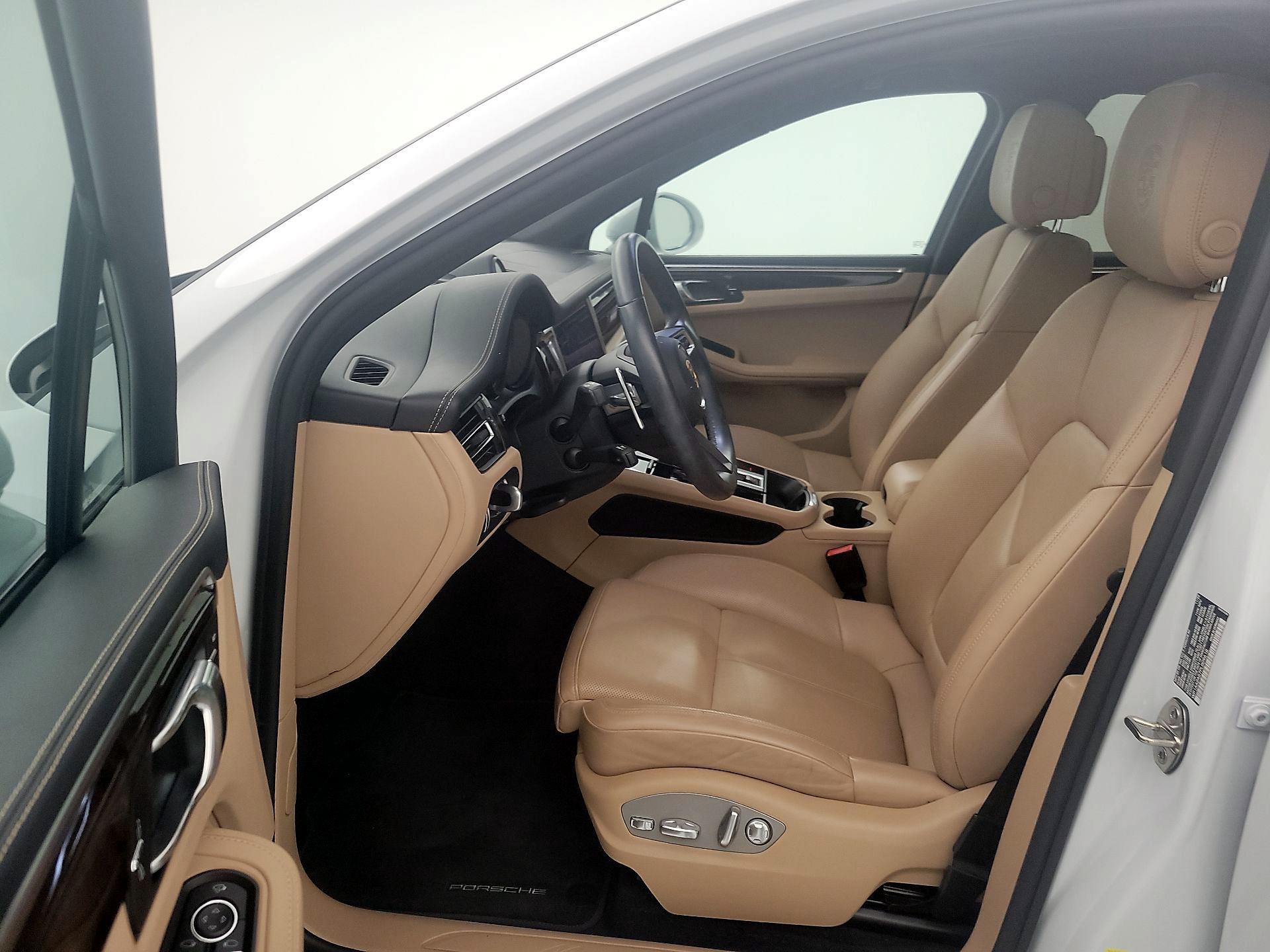 Thumbnail: 2023 Porsche Macan - 11