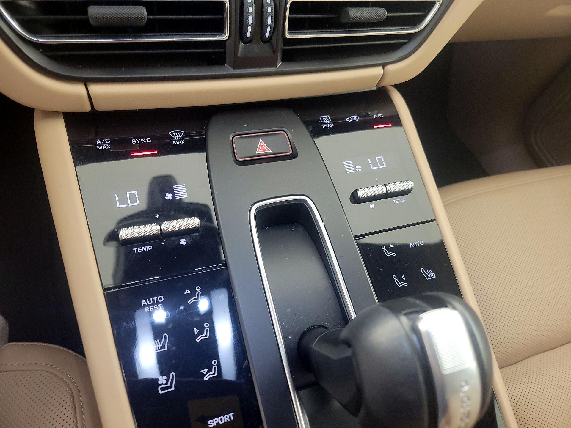 Thumbnail: 2023 Porsche Macan - 17