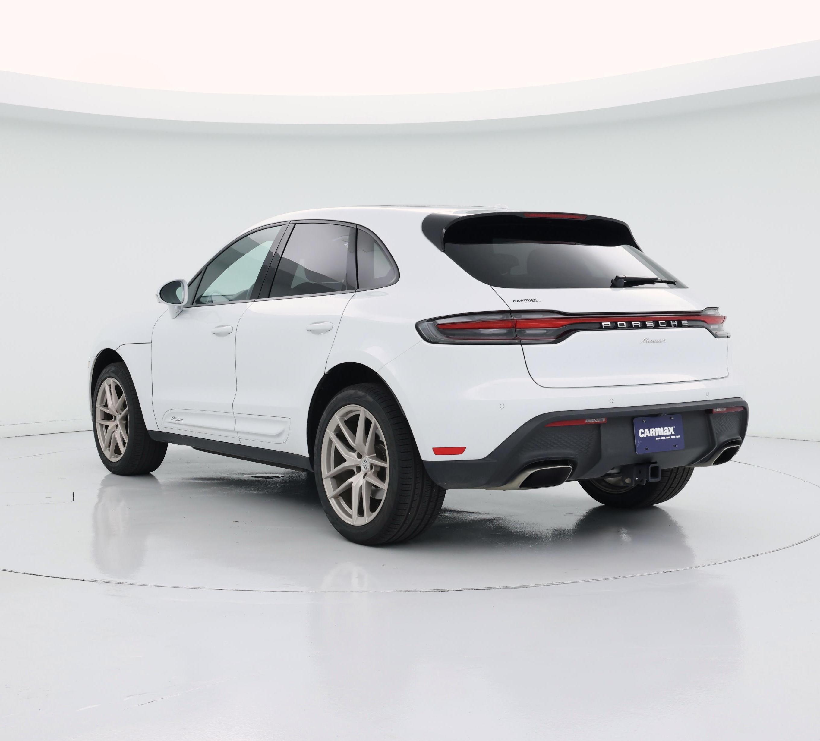 Thumbnail: 2023 Porsche Macan - 2