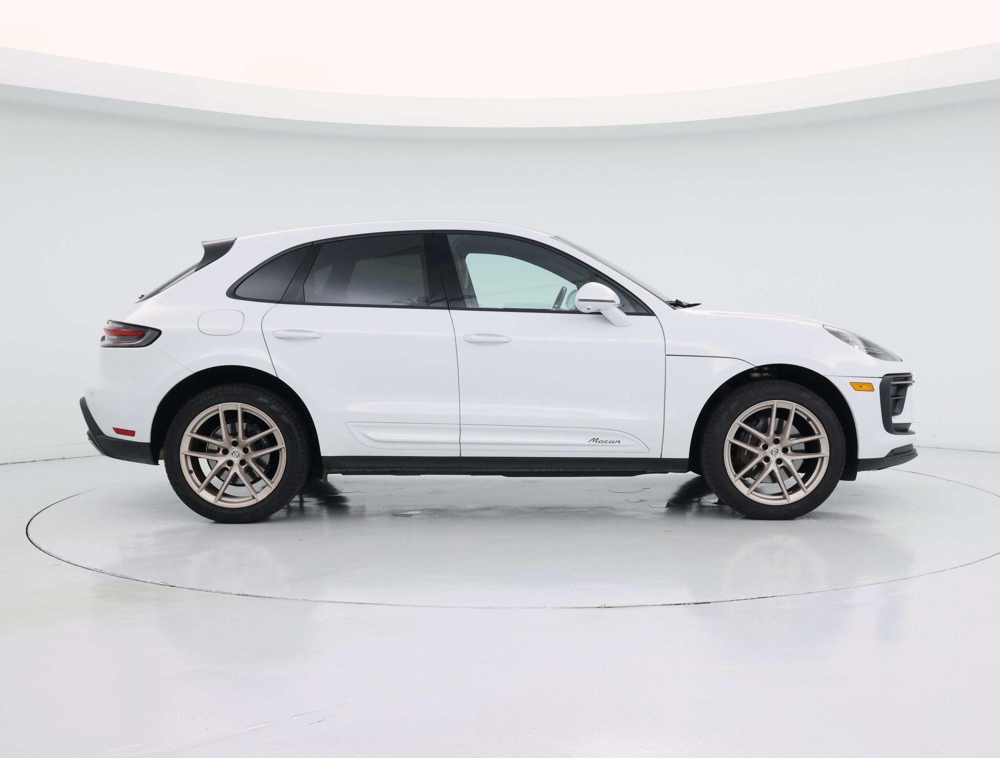 Thumbnail: 2023 Porsche Macan - 7