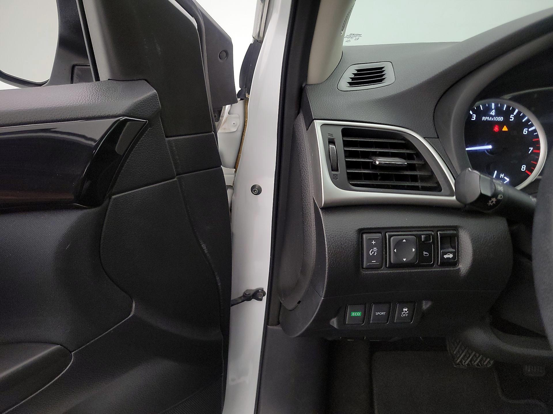 Thumbnail: 2018 Nissan Sentra - 13