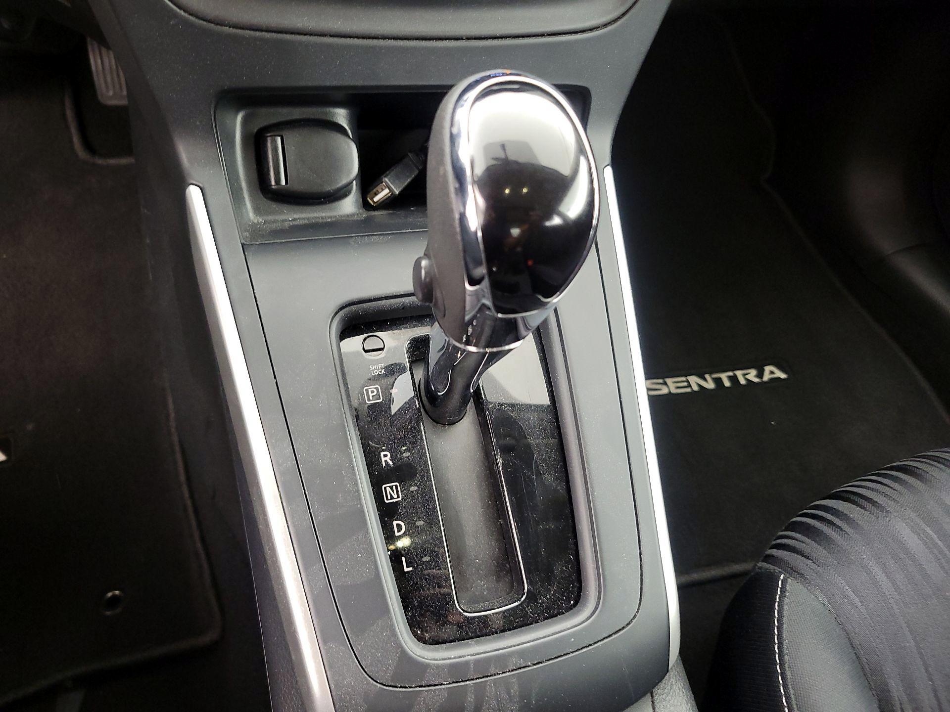 Thumbnail: 2018 Nissan Sentra - 17