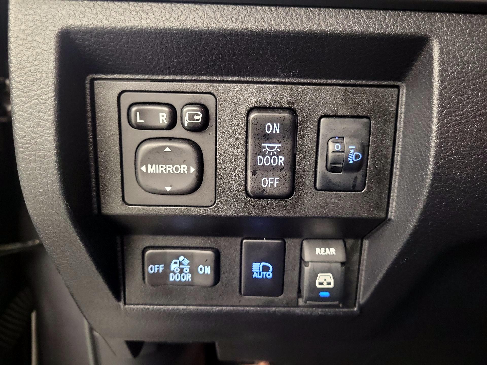 Thumbnail: 2018 Toyota Tundra - 13