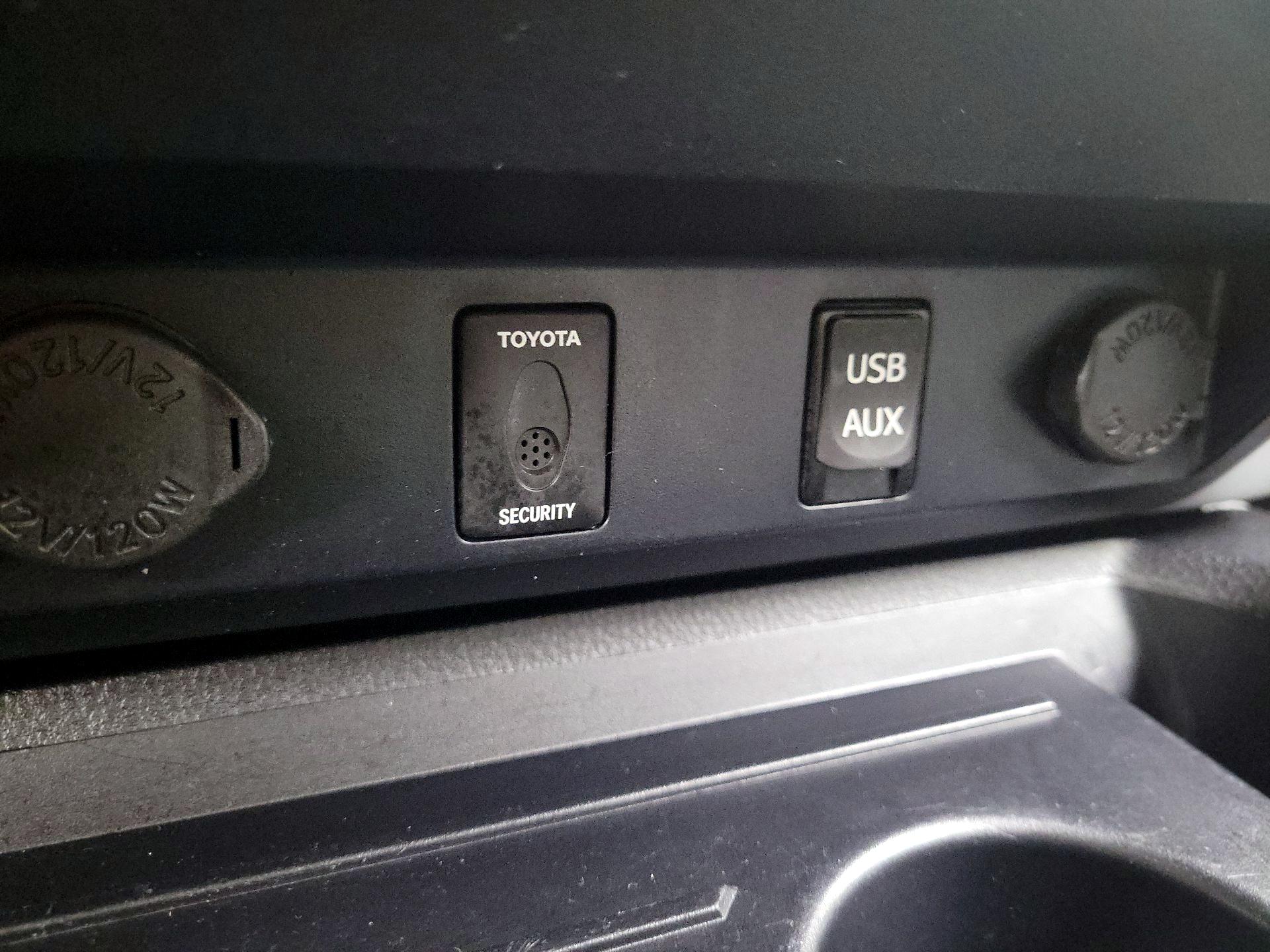 Thumbnail: 2018 Toyota Tundra - 18