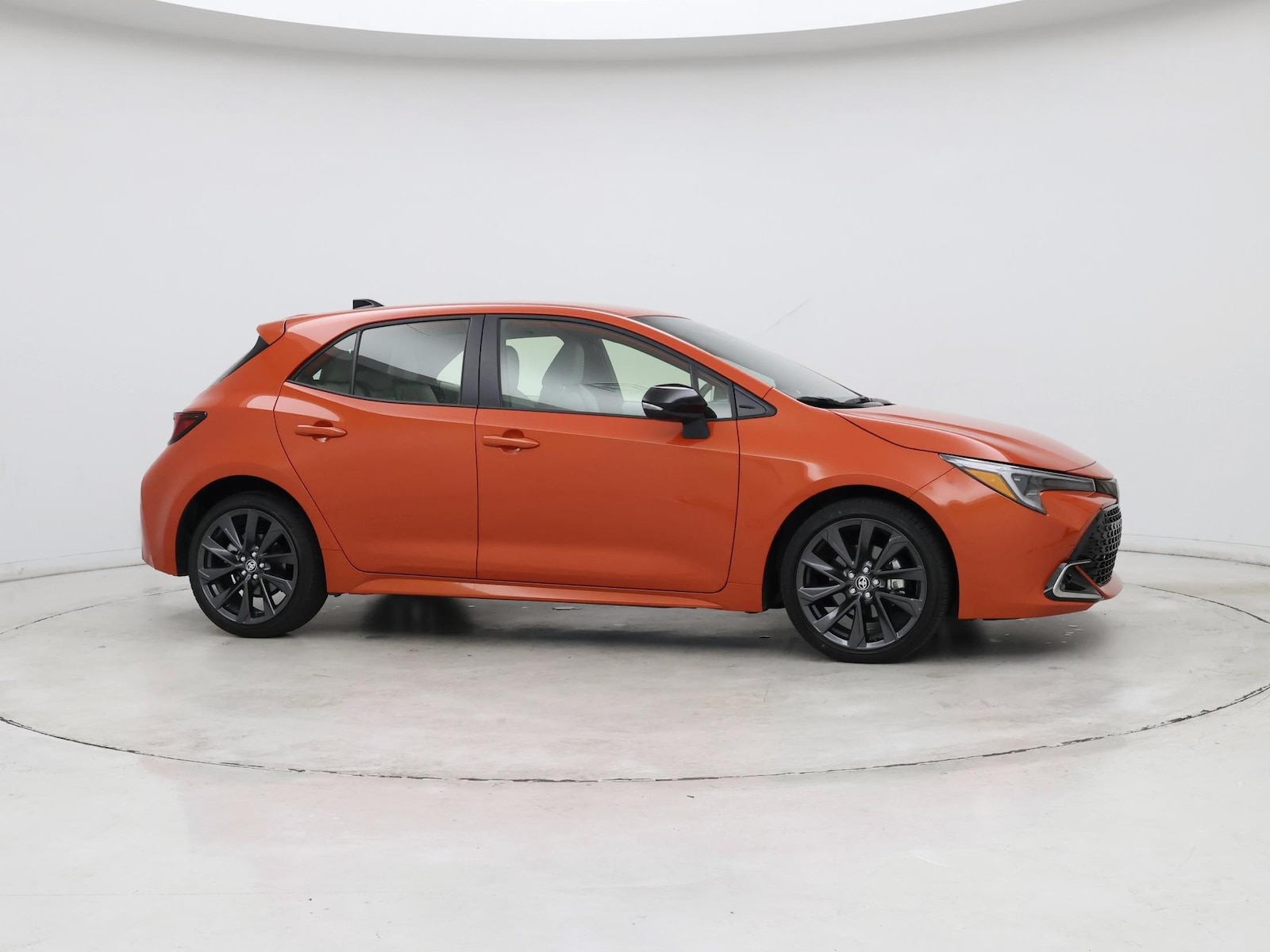 2026 Toyota Corolla Hatchback XSE - Photo 8