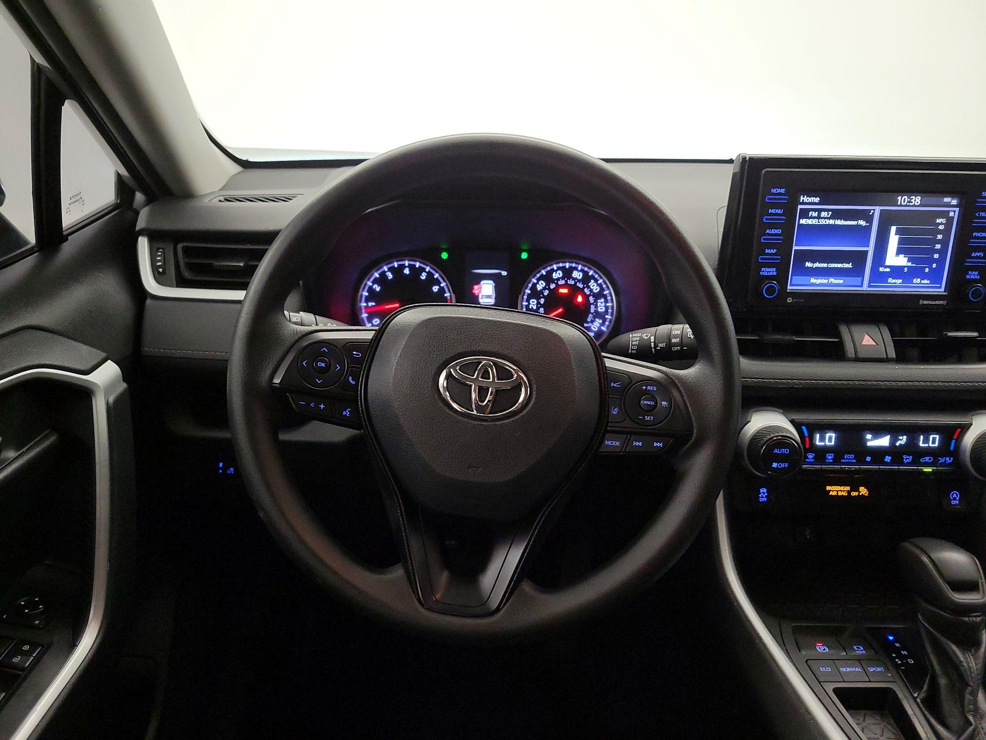 Thumbnail: 2021 Toyota RAV4 - 10