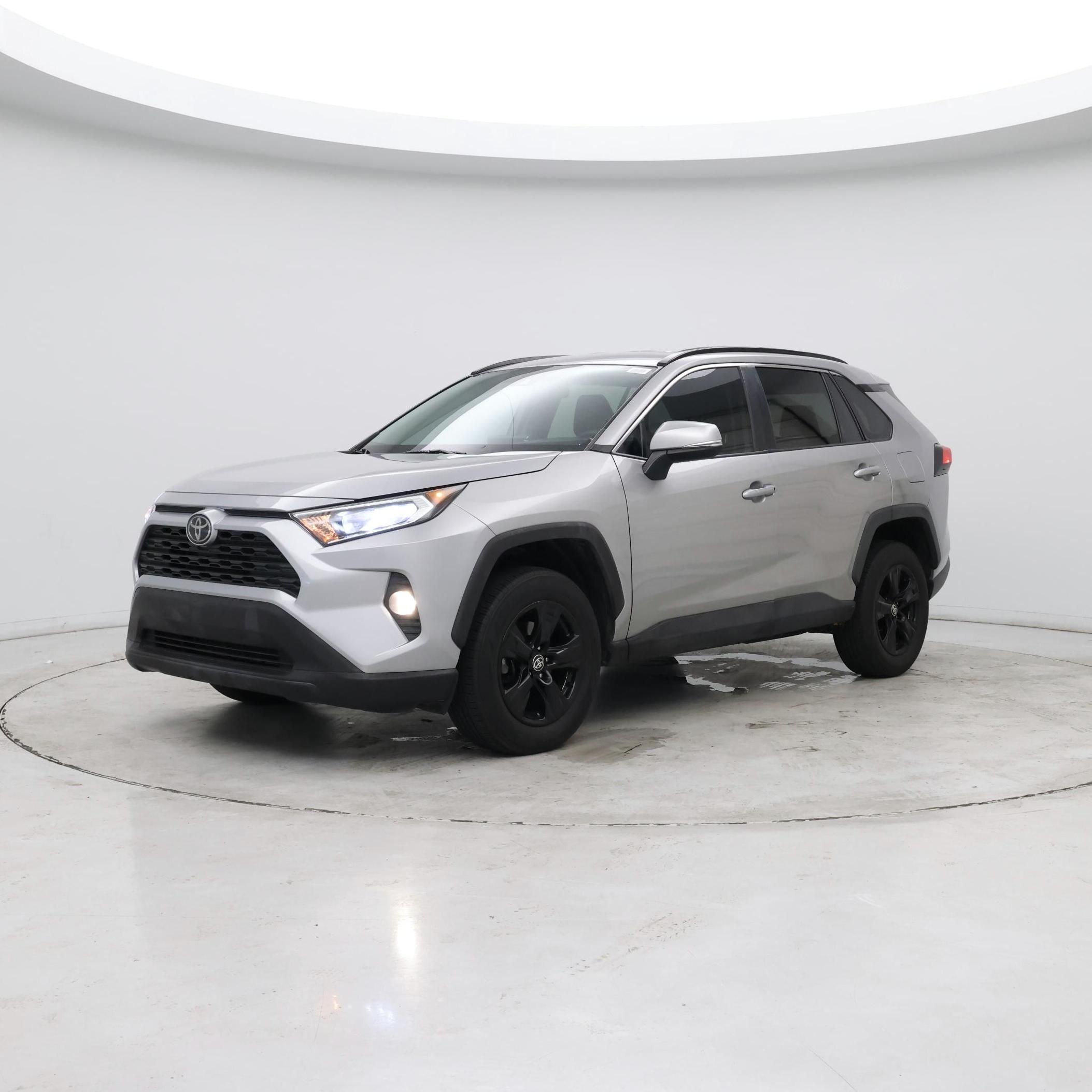Thumbnail: 2021 Toyota RAV4 - 3