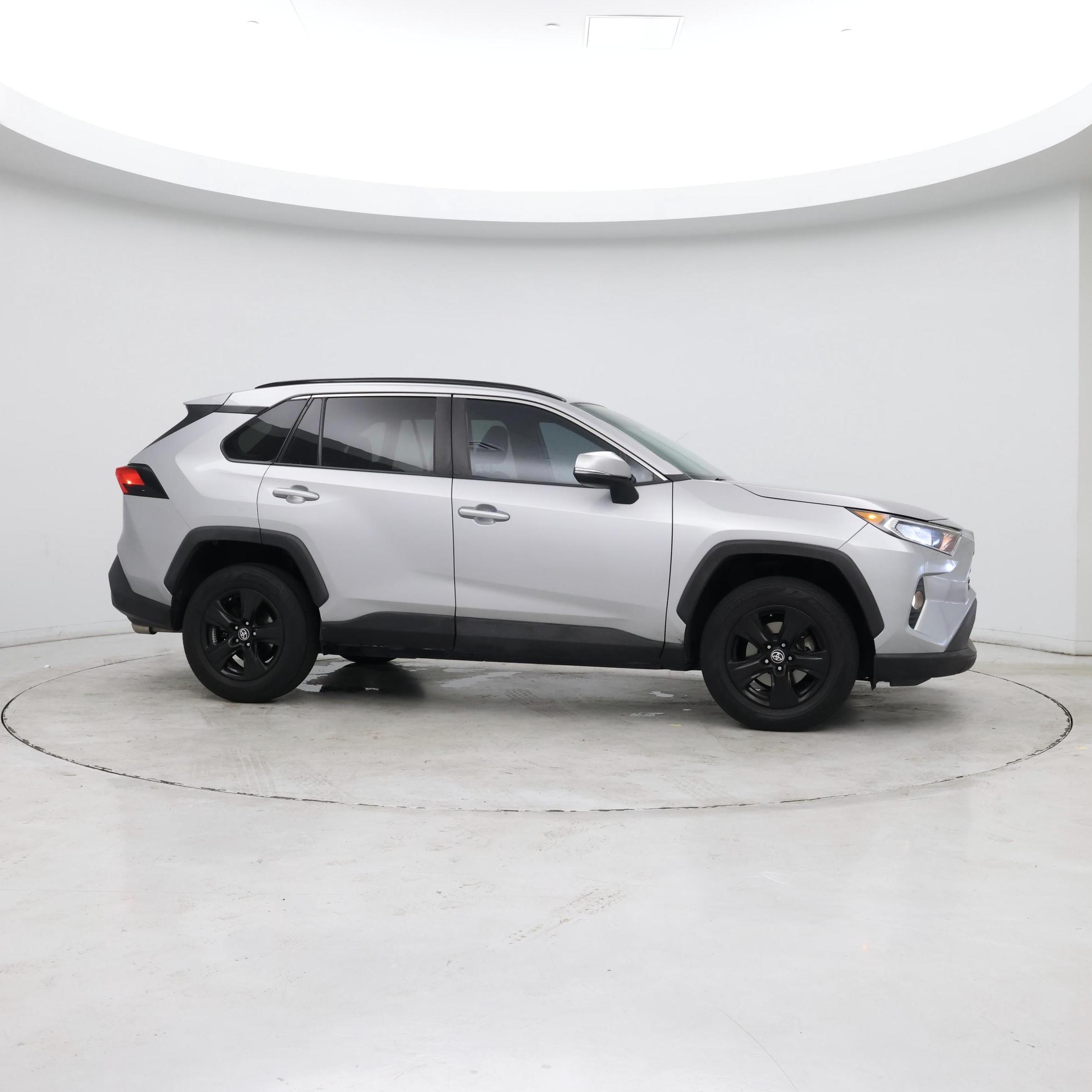 Thumbnail: 2021 Toyota RAV4 - 7