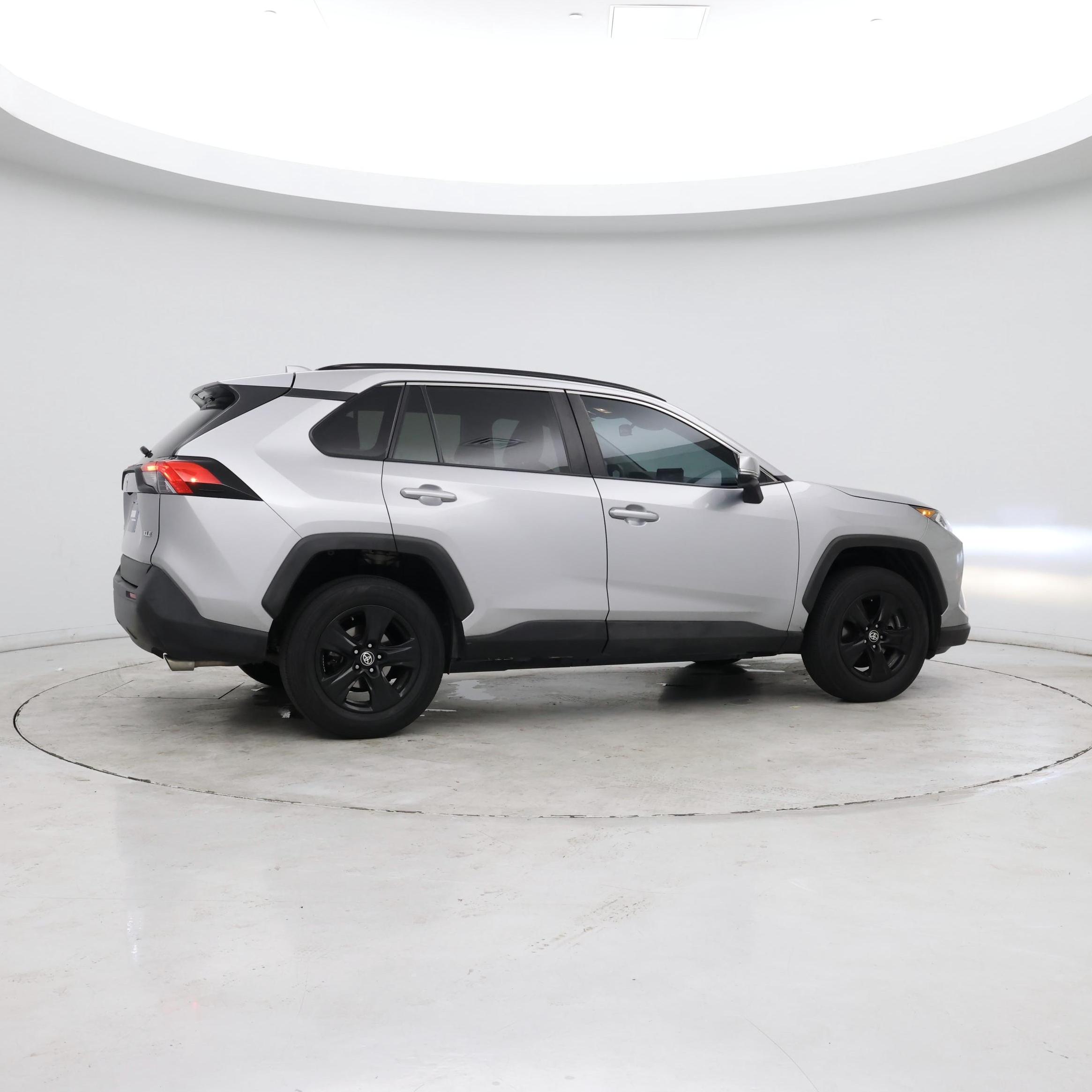 Thumbnail: 2021 Toyota RAV4 - 8