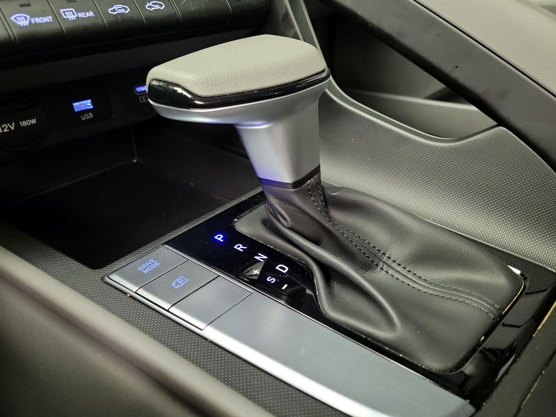 Thumbnail: 2024 Hyundai Elantra - 17