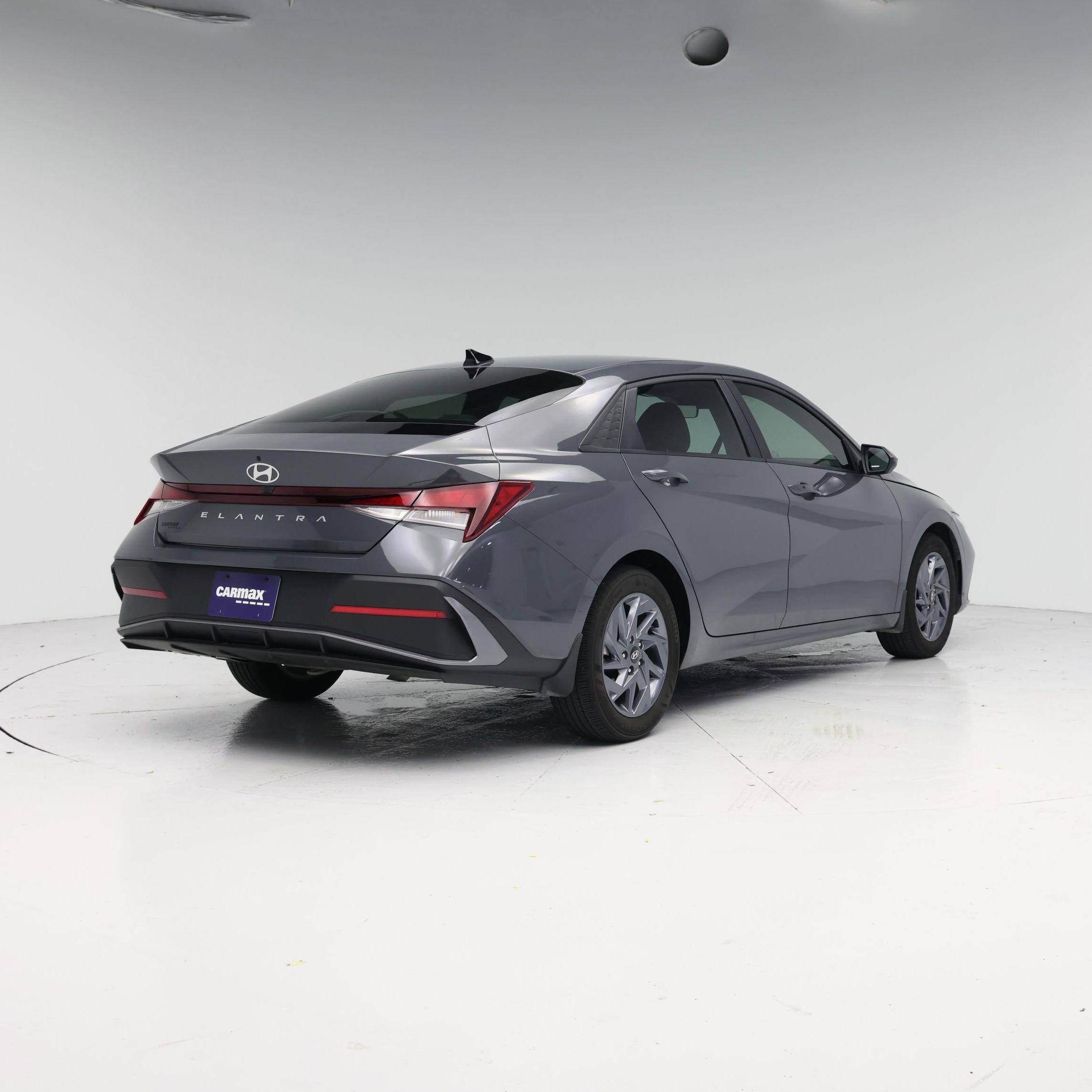 Thumbnail: 2024 Hyundai Elantra - 8
