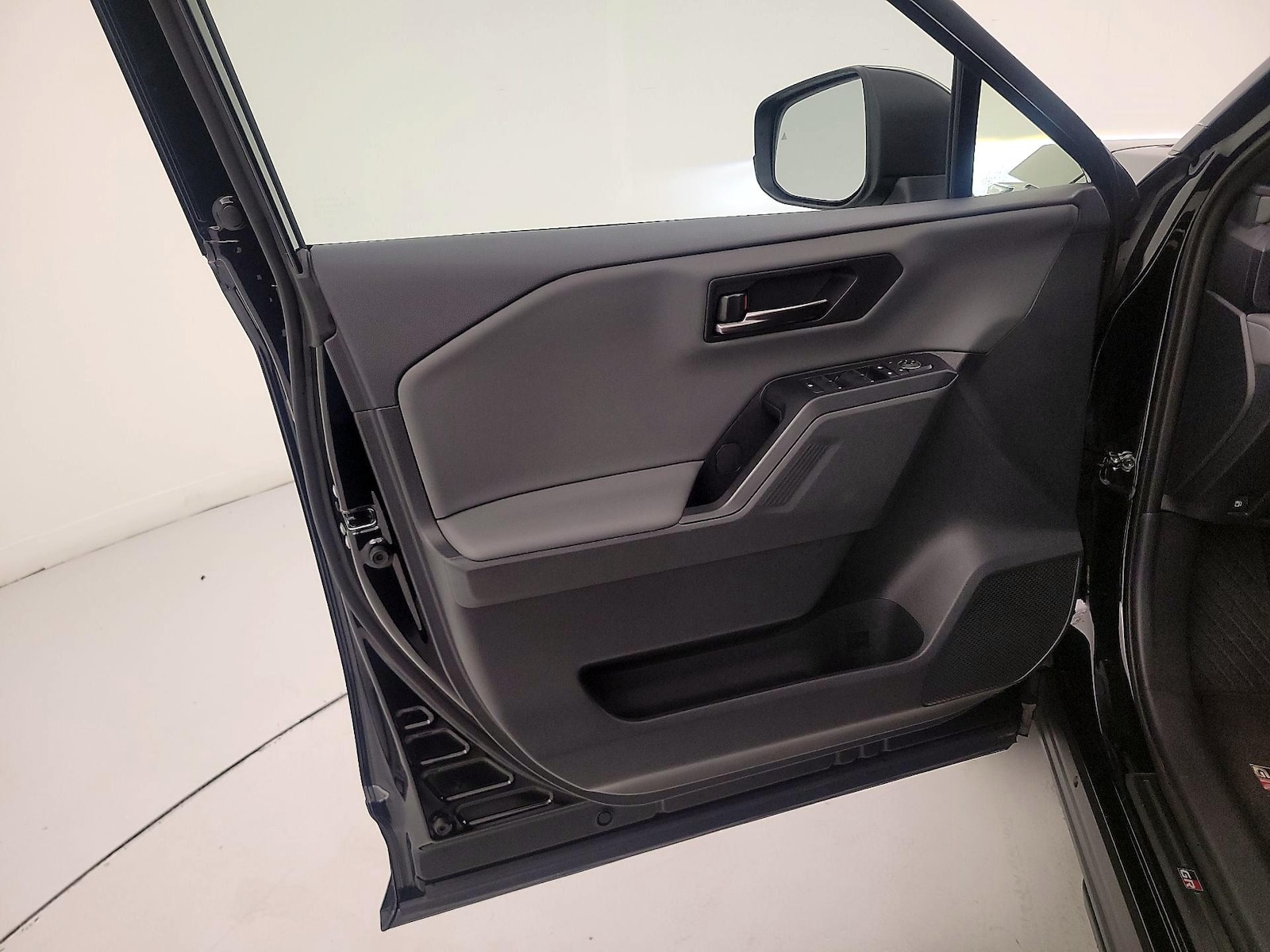 2026 Toyota RAV4 Plug-in Hybrid GR Sport - Photo 13