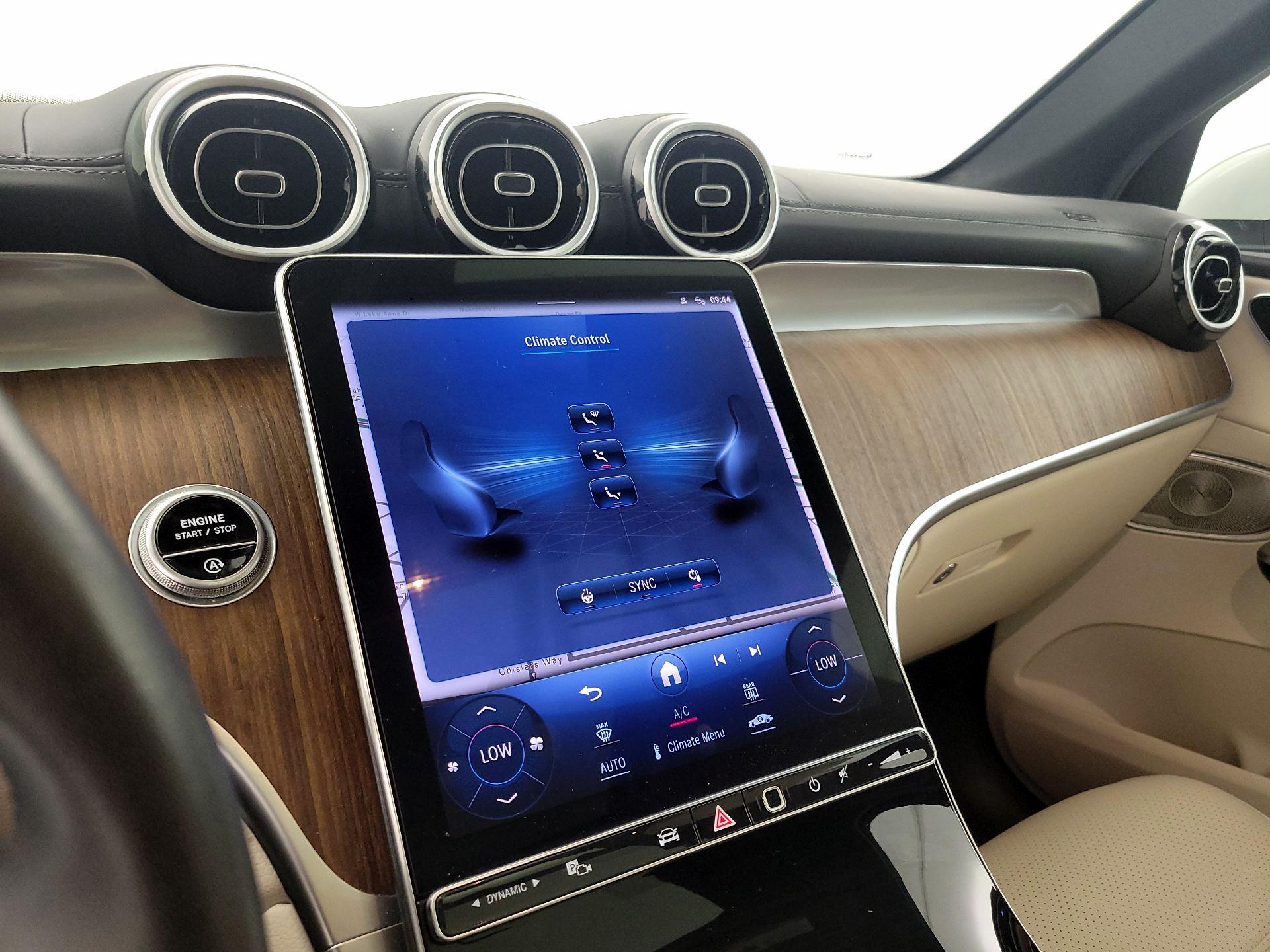 Thumbnail: 2024 Mercedes-Benz GLC - 17