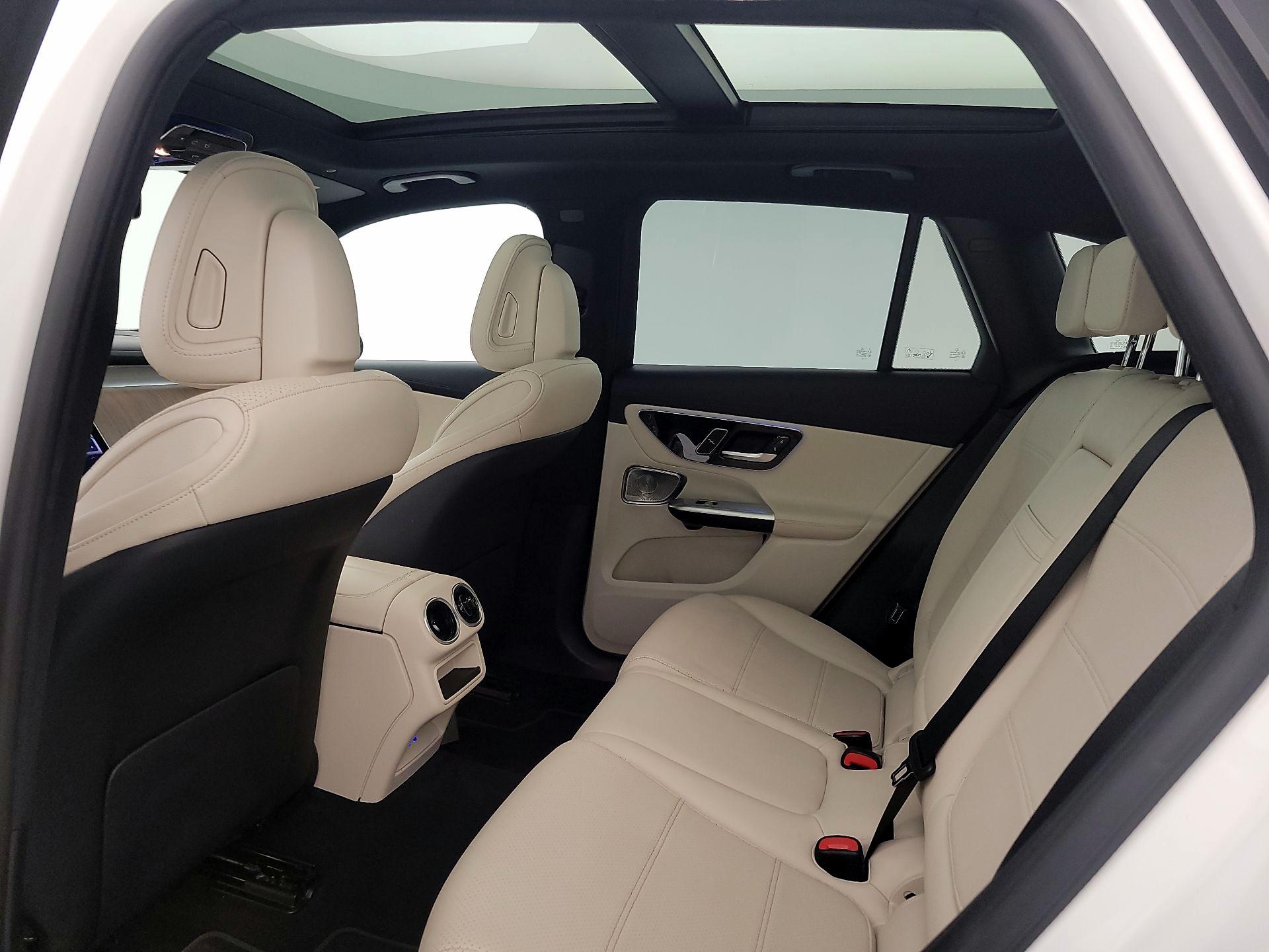Thumbnail: 2024 Mercedes-Benz GLC - 20