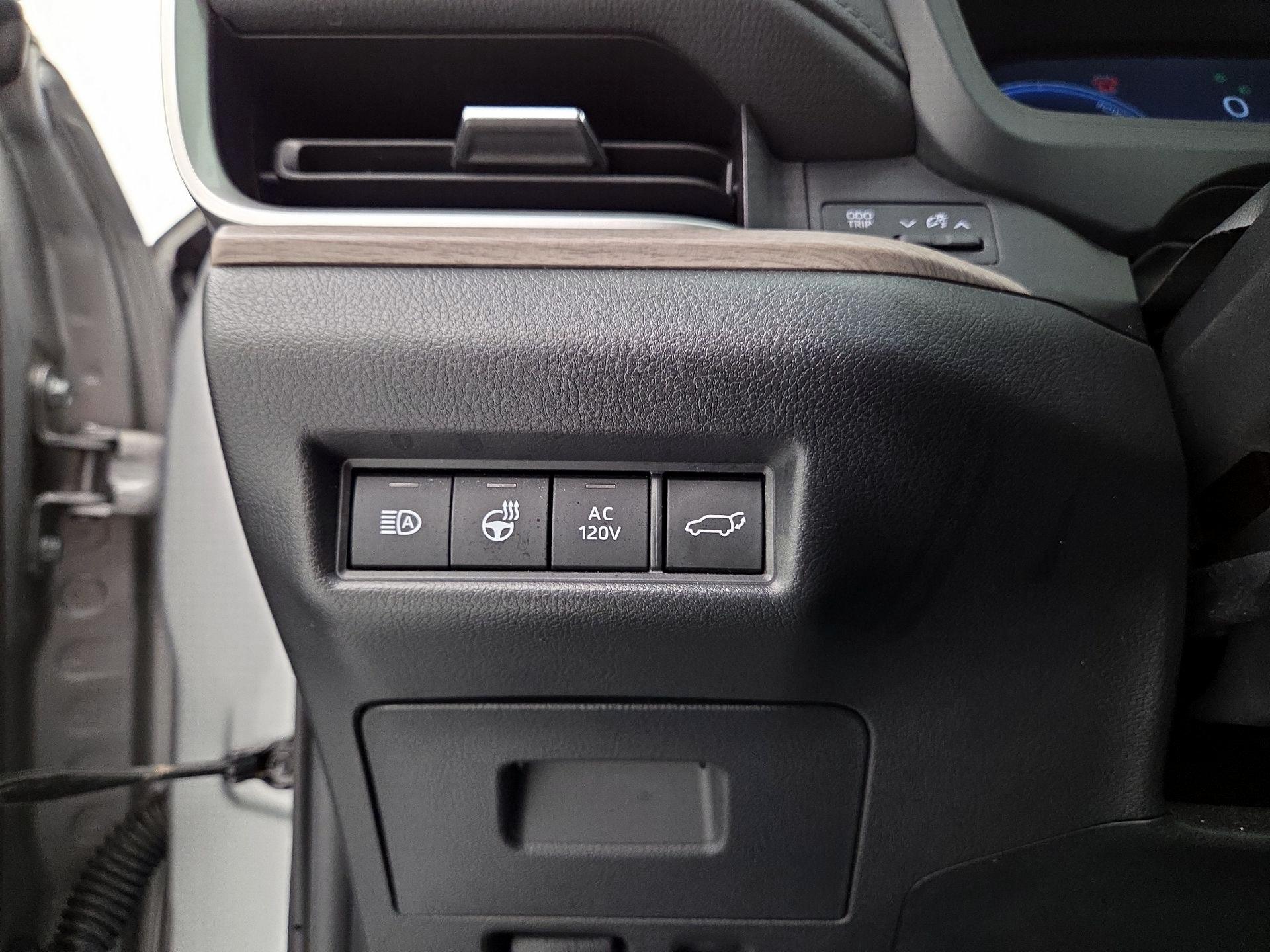 Thumbnail: 2024 Toyota Highlander - 13