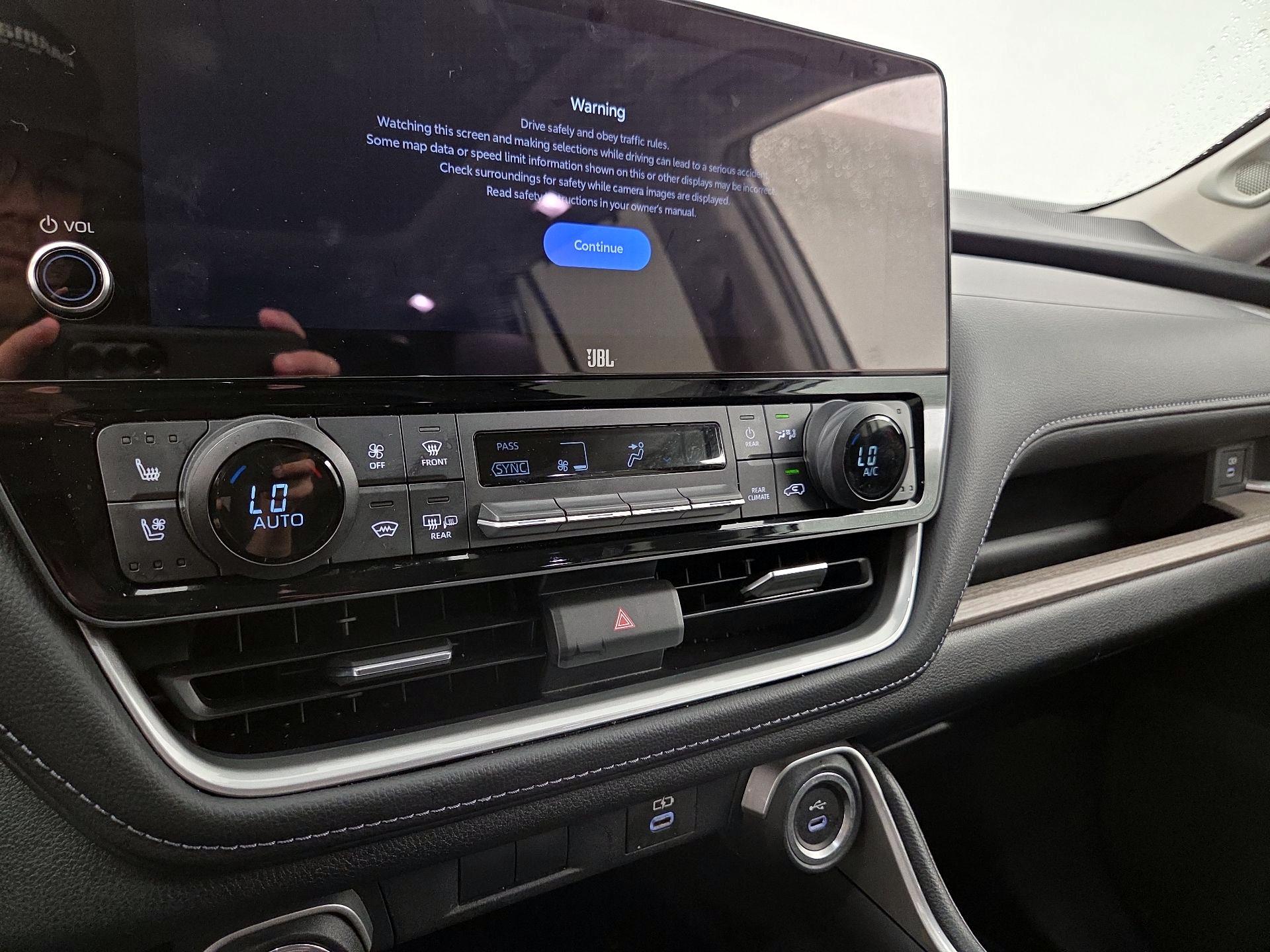 Thumbnail: 2024 Toyota Highlander - 16