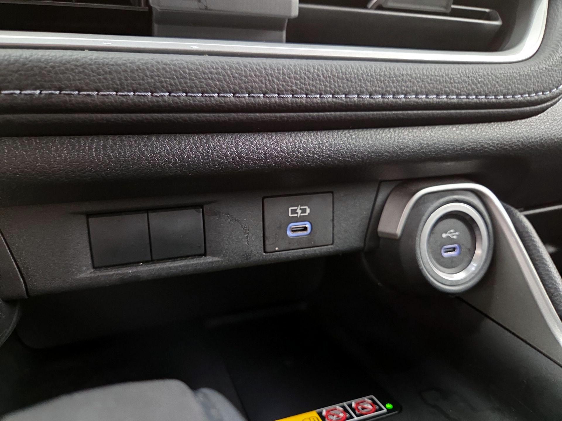Thumbnail: 2024 Toyota Highlander - 18