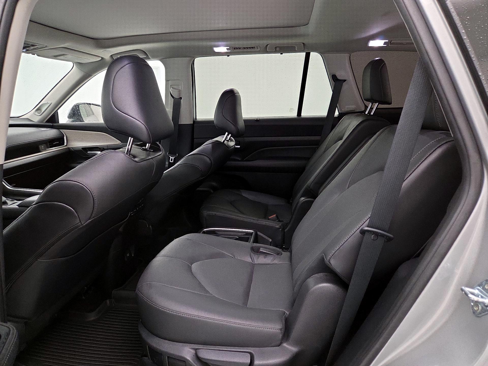 Thumbnail: 2024 Toyota Highlander - 20